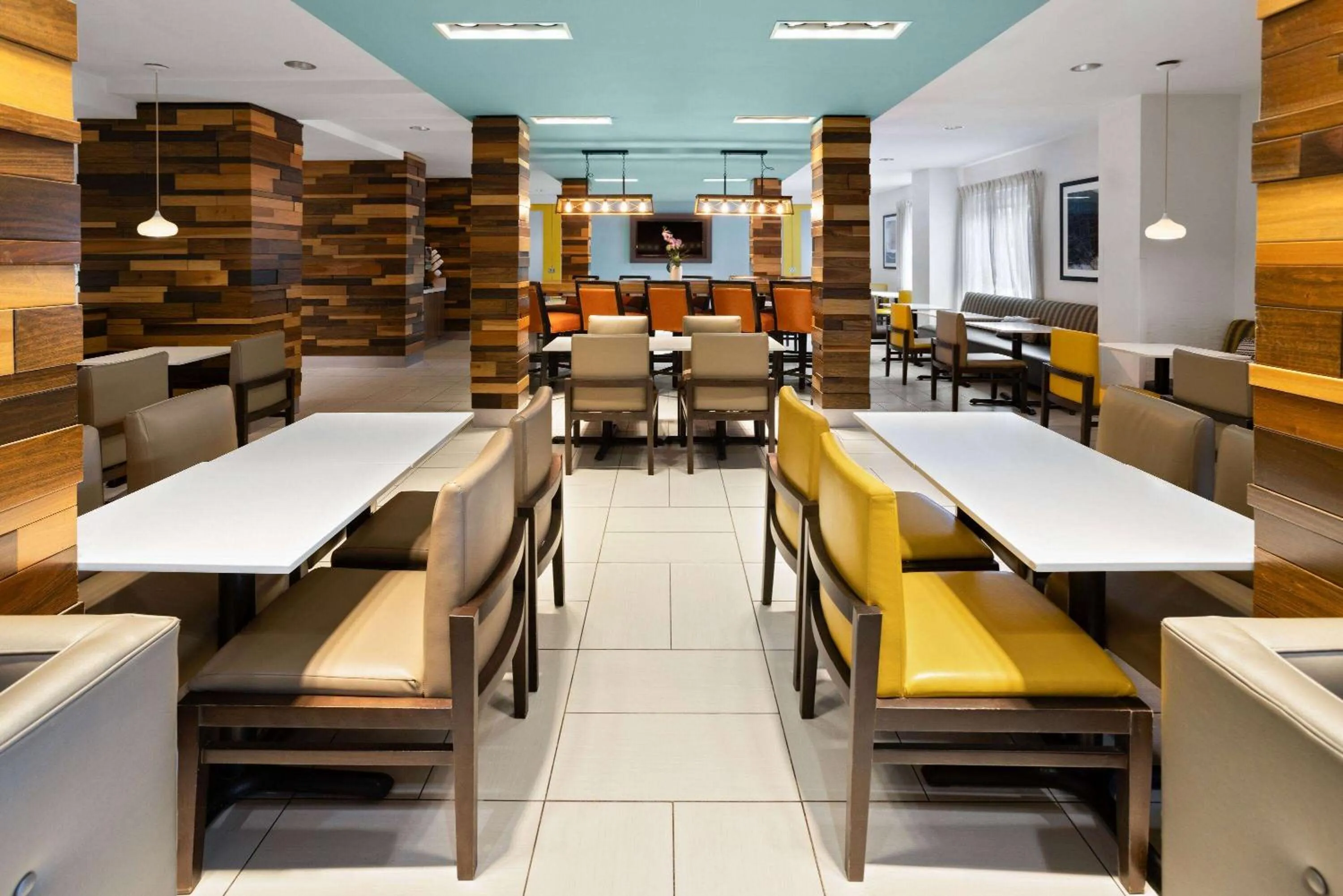 Lobby or reception in La Quinta by Wyndham Atlanta Airport North