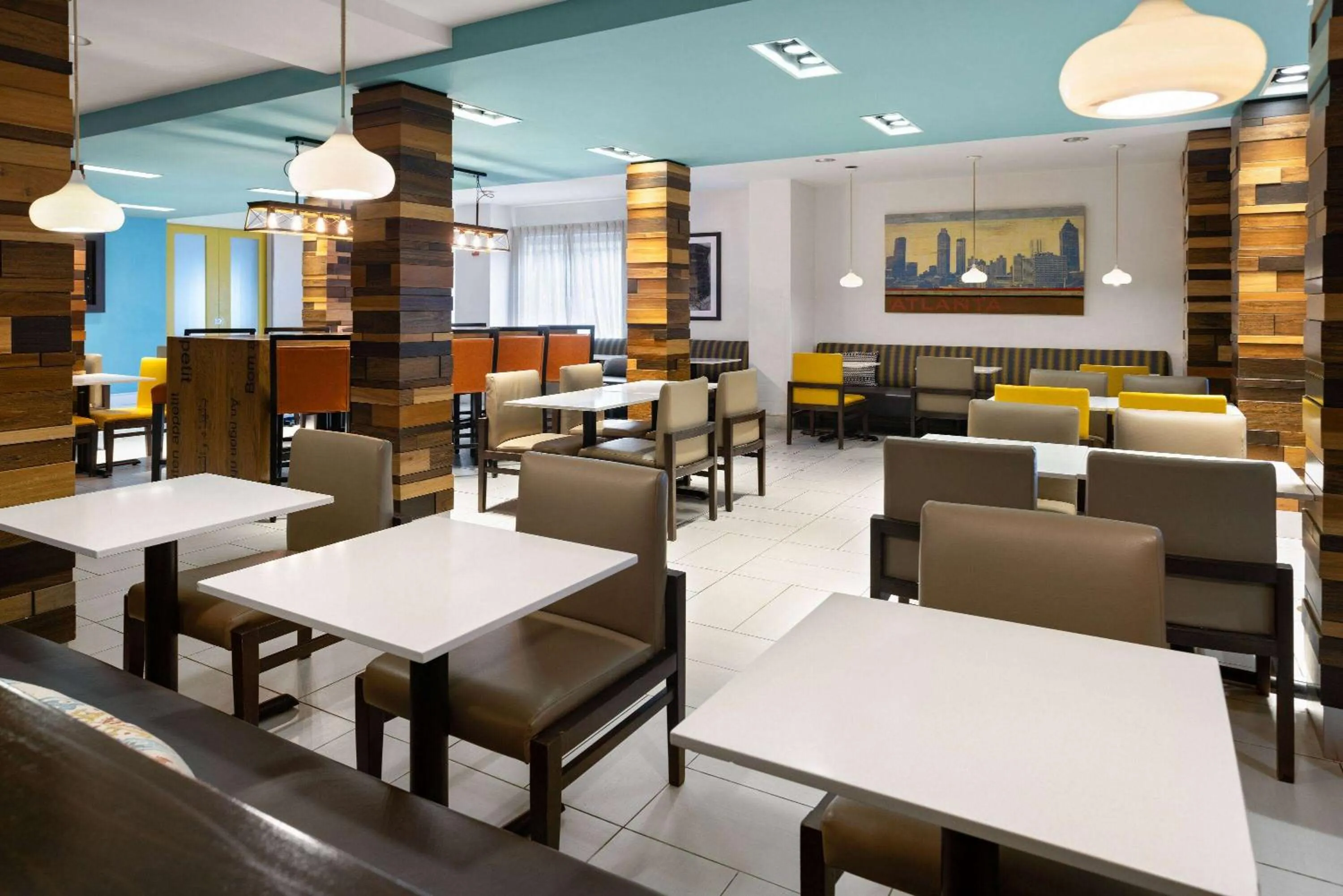 Lobby or reception in La Quinta by Wyndham Atlanta Airport North