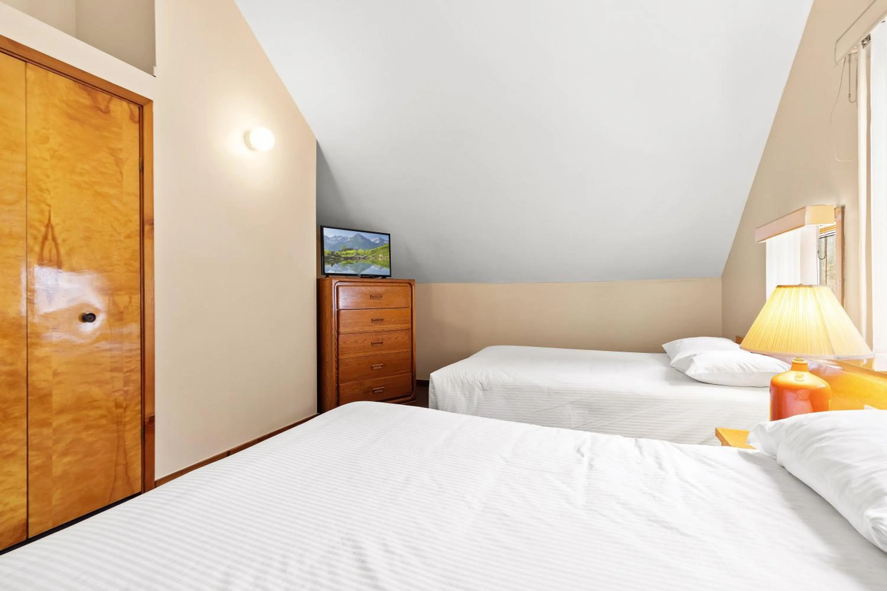 Other, Bed in Club Wyndham Shawnee Village