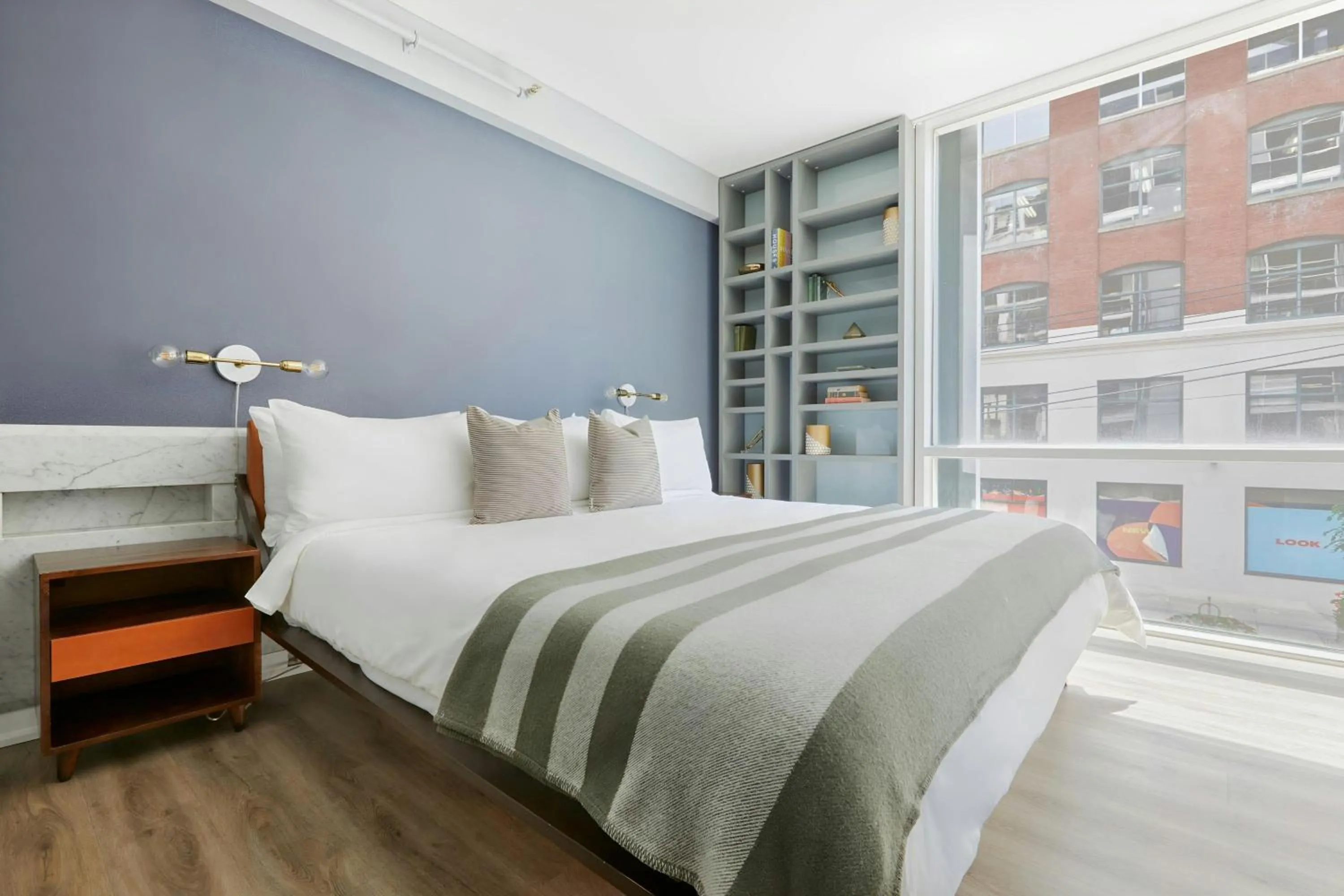 Bedroom, Bed in The Slate Hotel Downtown, Sonder by Marriott Bonvoy