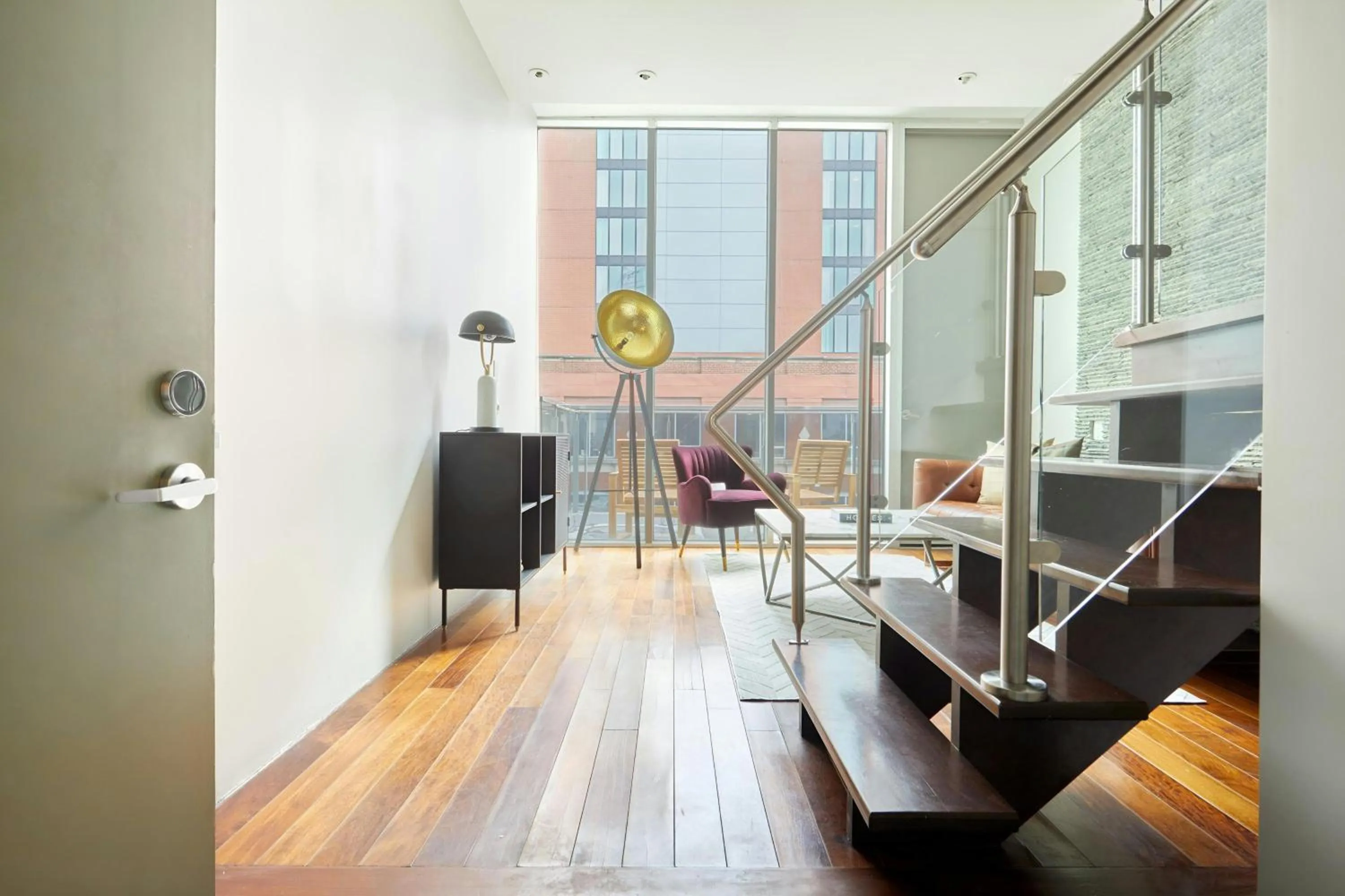 Living room in The Slate Hotel Downtown, Sonder by Marriott Bonvoy