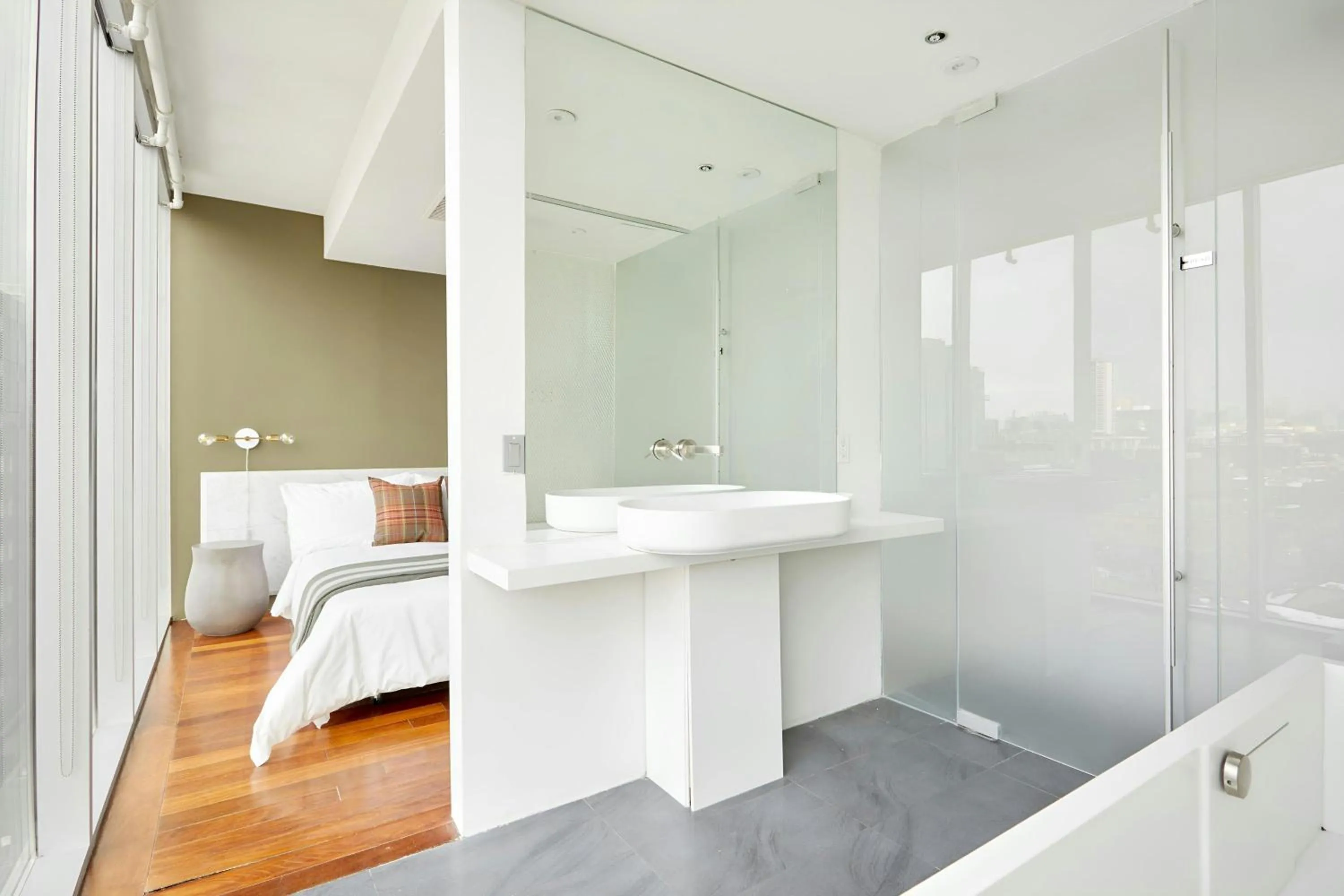 Bathroom in The Slate Hotel Downtown, Sonder by Marriott Bonvoy