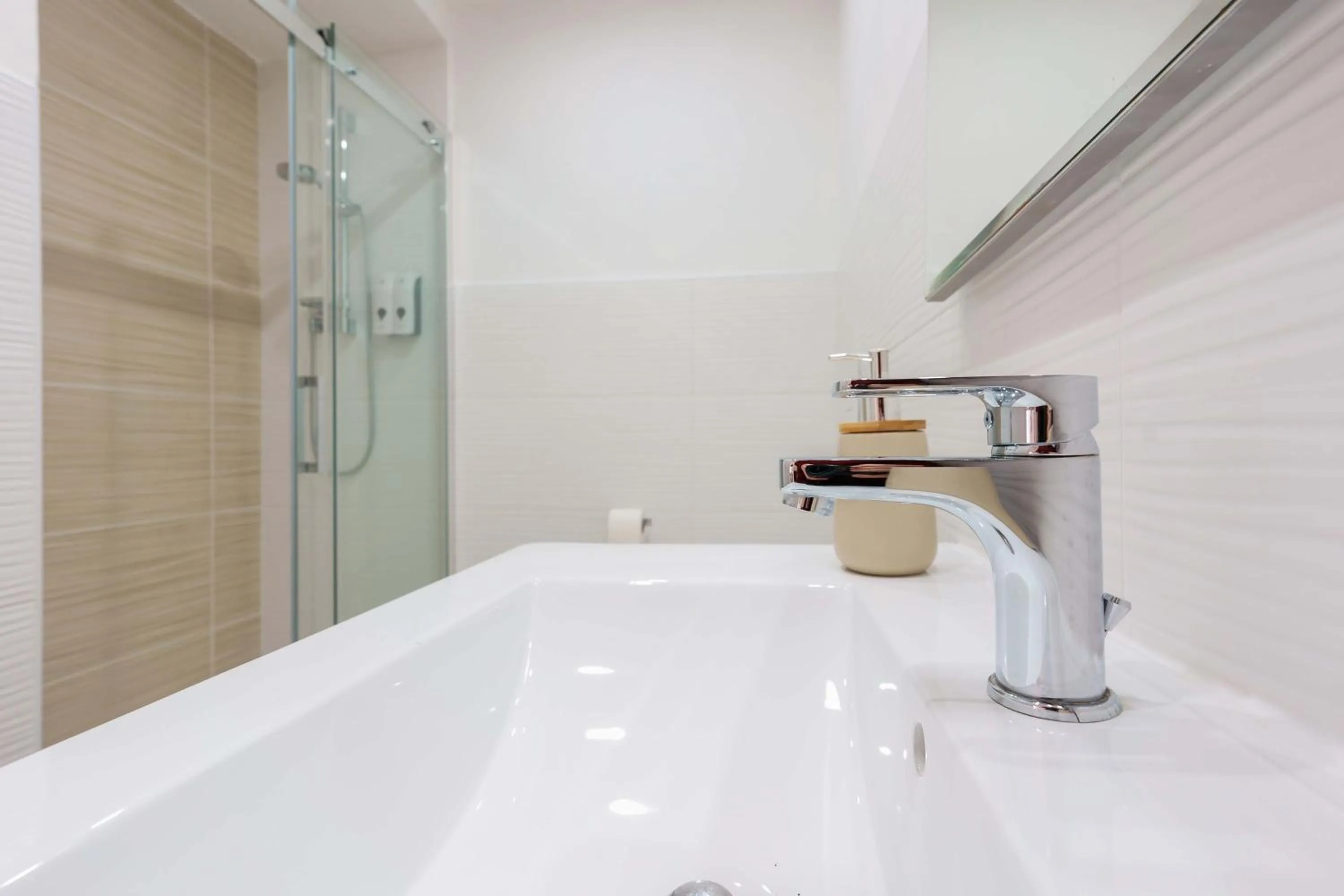 Shower in Nùe Rooms