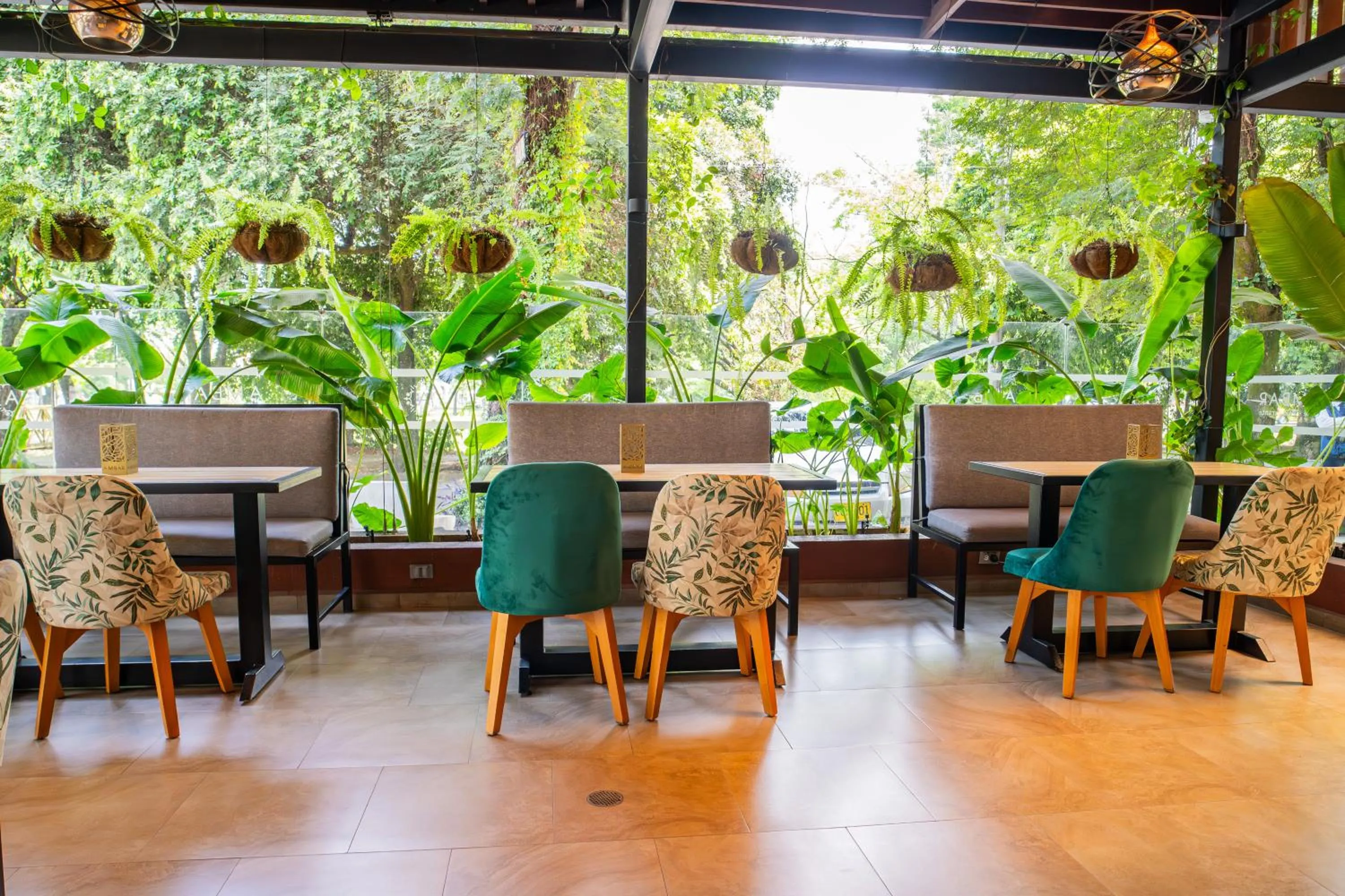 Restaurant/places to eat in Ambar Hotel Boutique Cali