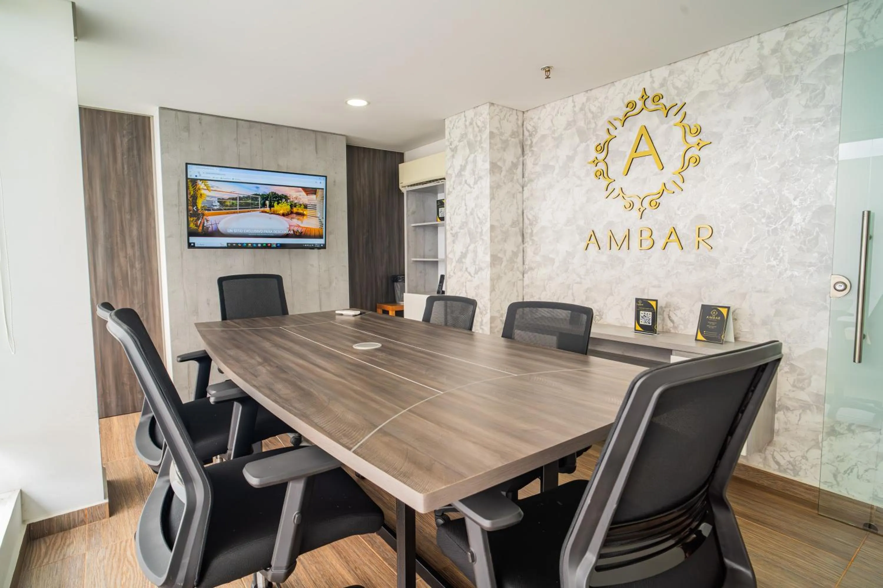 Seating area in Ambar Hotel Boutique Cali