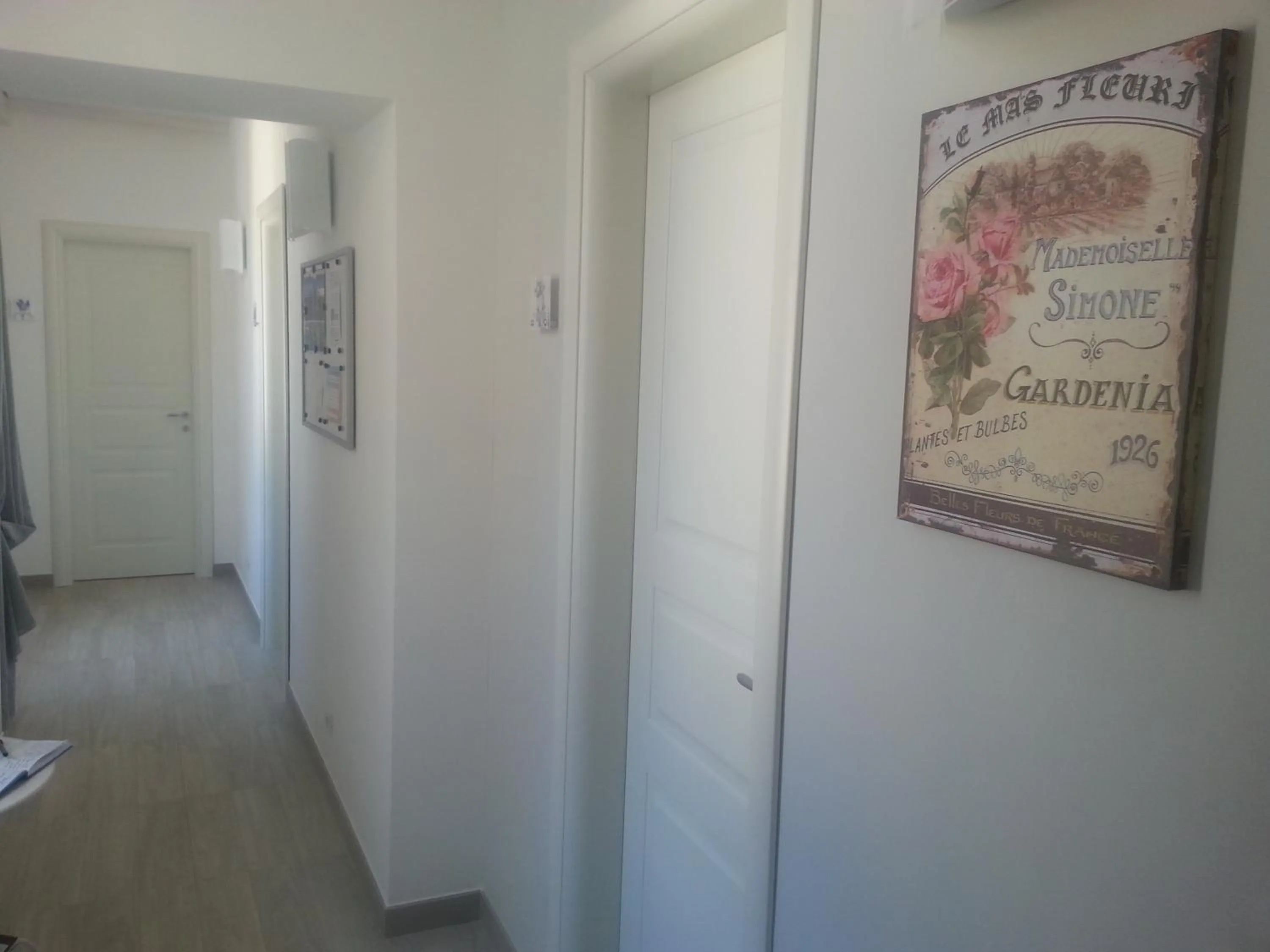 Decorative detail in Al Centro Suites