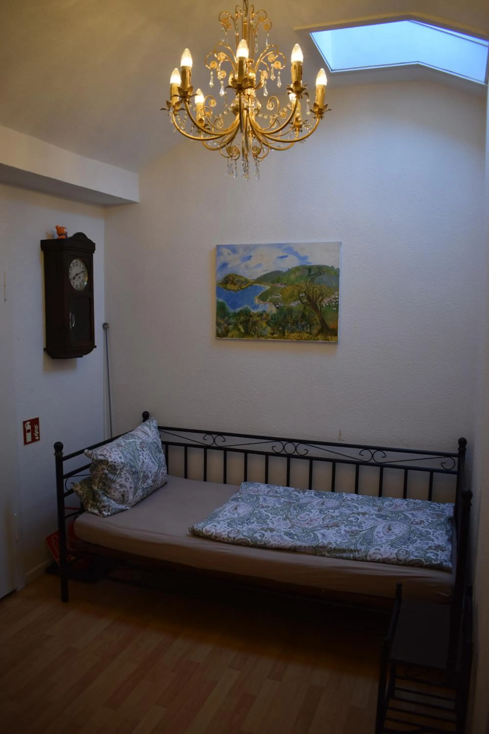 Bed in Messewohnung Augusta