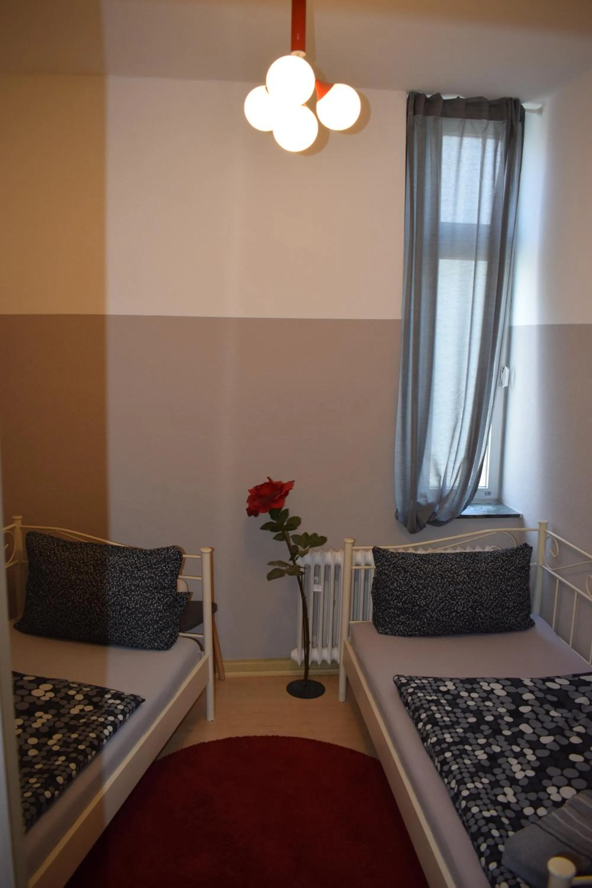 Bedroom, Bed in Messewohnung Augusta
