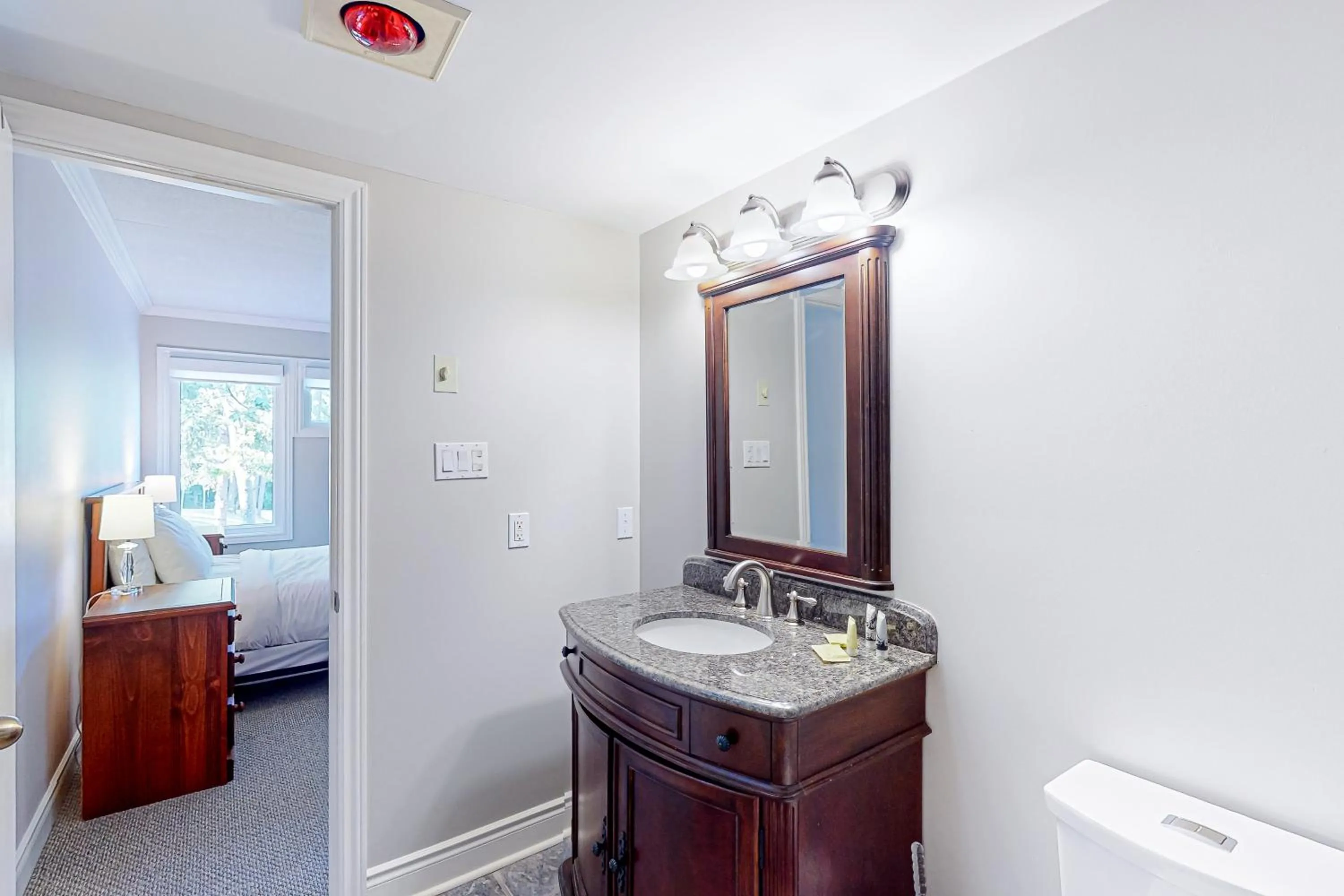 Bed in Chateau Ridge 120