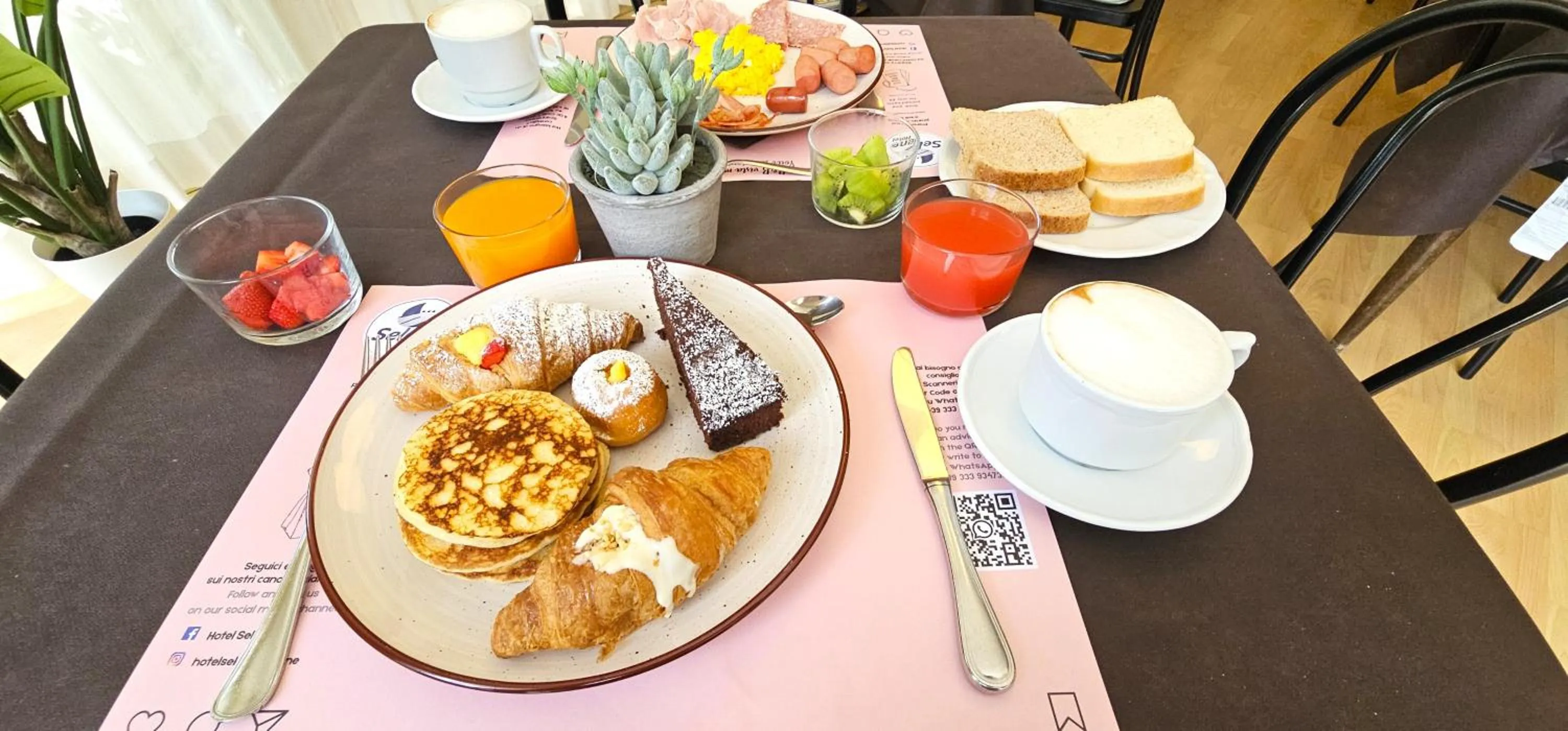 Buffet breakfast in Hotel Selene - Vista Mare