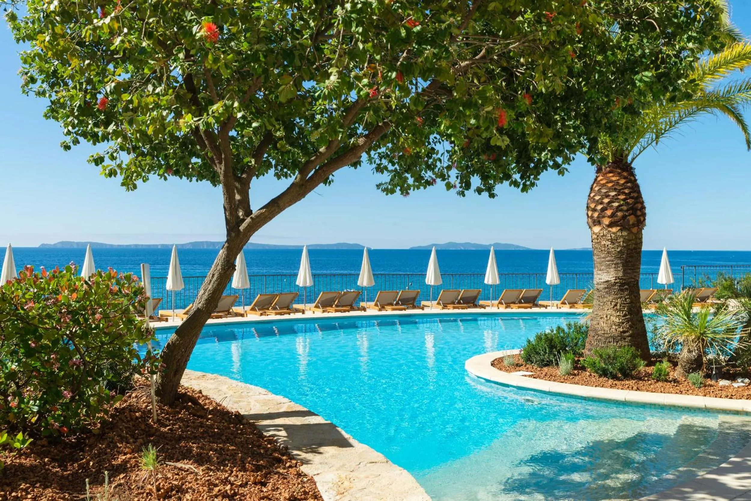 Pool view in Hôtel Le Bailli De Suffren