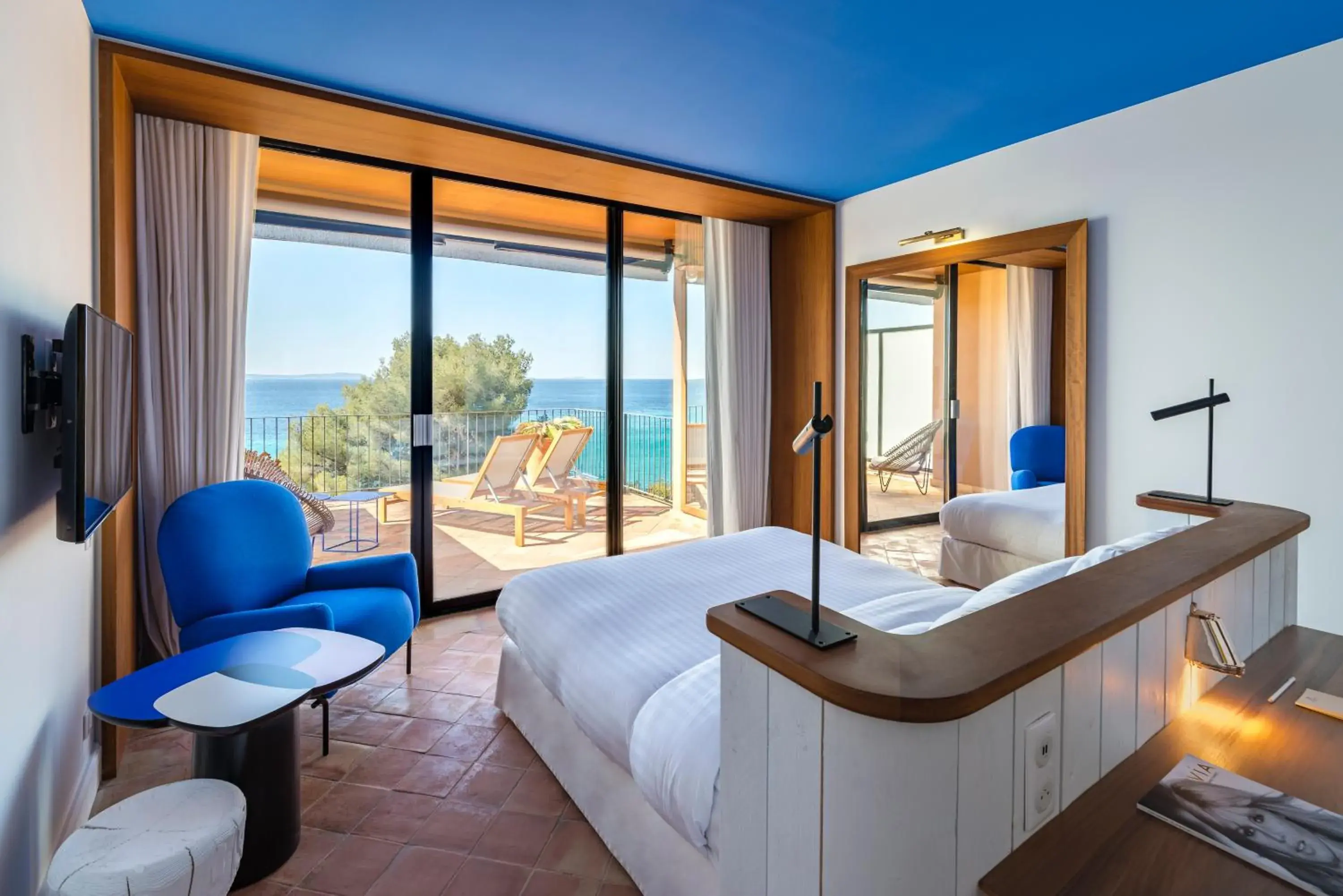 Room 105 ft² with Terrace and sea view in Hôtel Le Bailli De Suffren Room 105 ft² with Terrace and sea view in Hôtel Le Bailli De Suffren