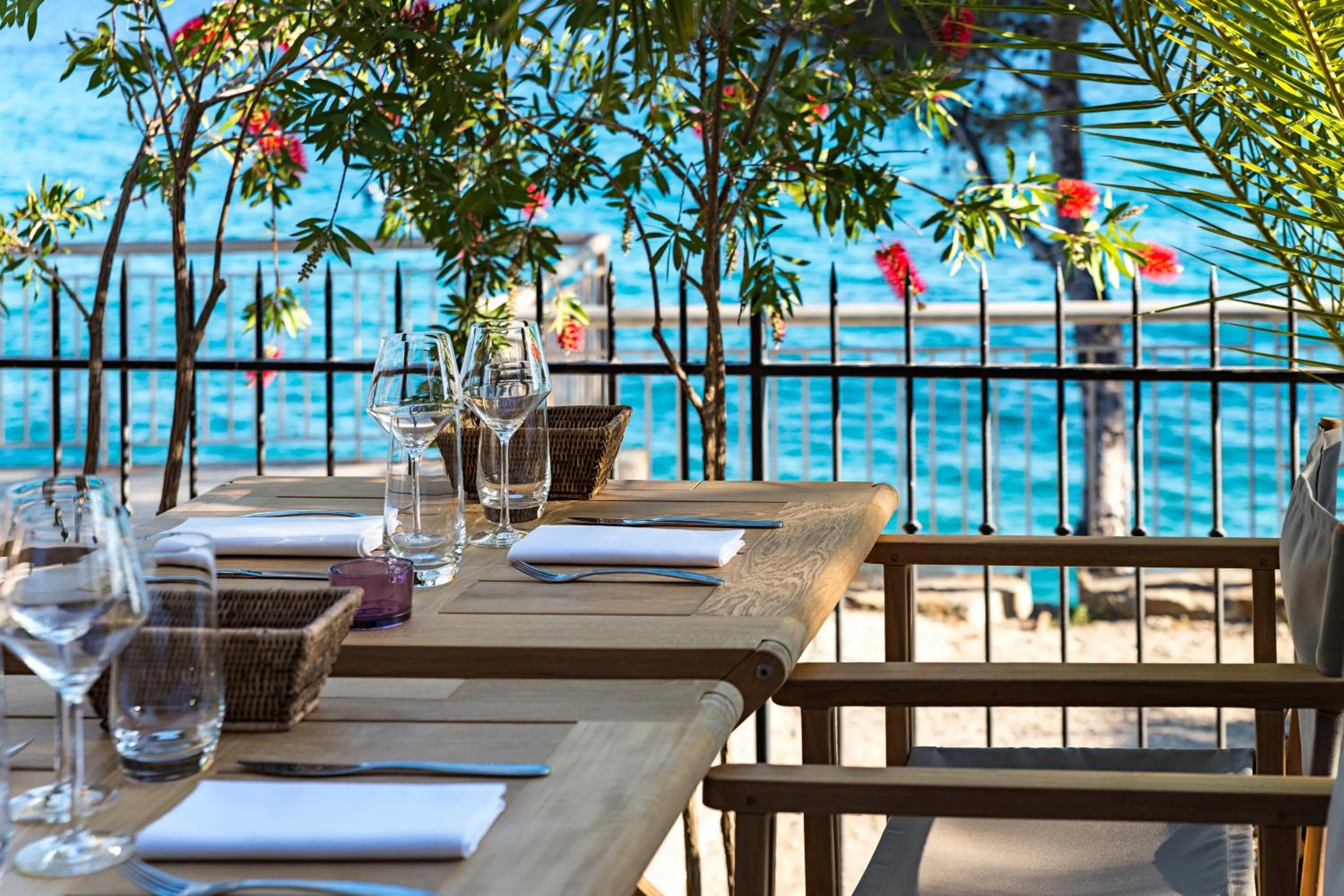 Patio in Hôtel Le Bailli De Suffren