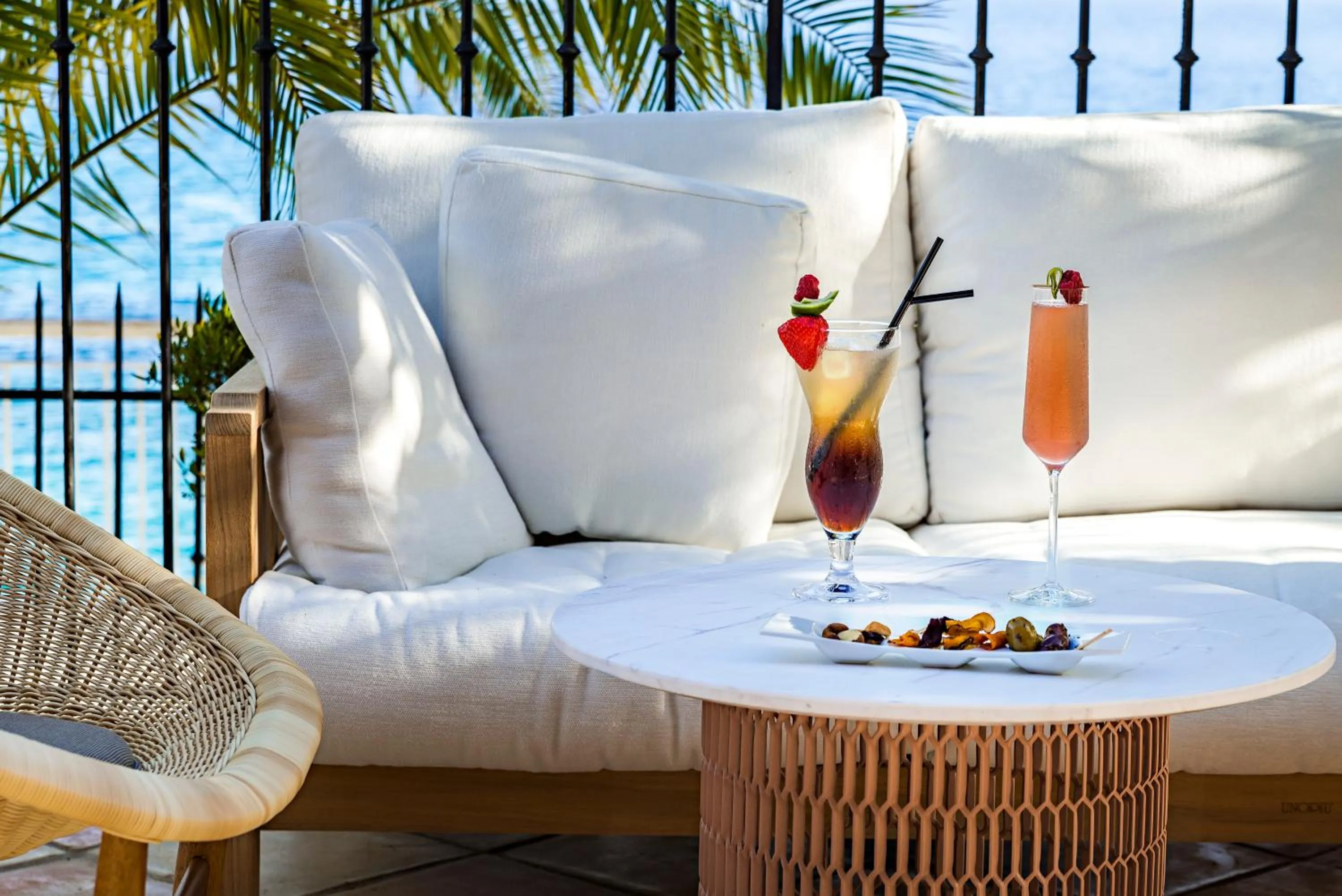 Patio in Hôtel Le Bailli De Suffren