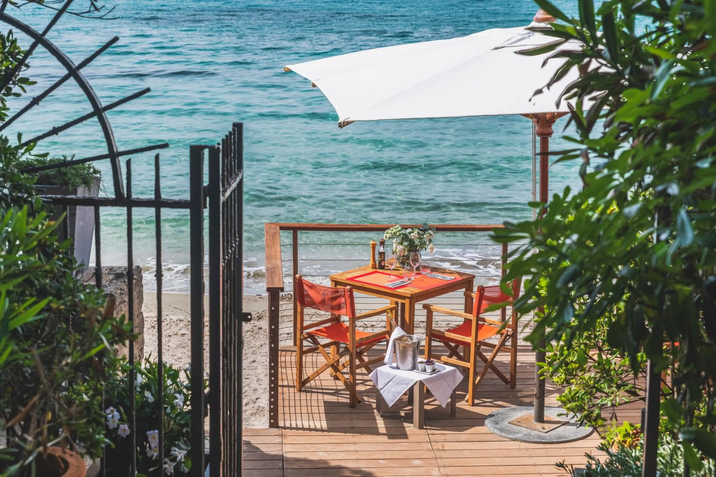 Restaurant/places to eat in Hôtel Le Bailli De Suffren