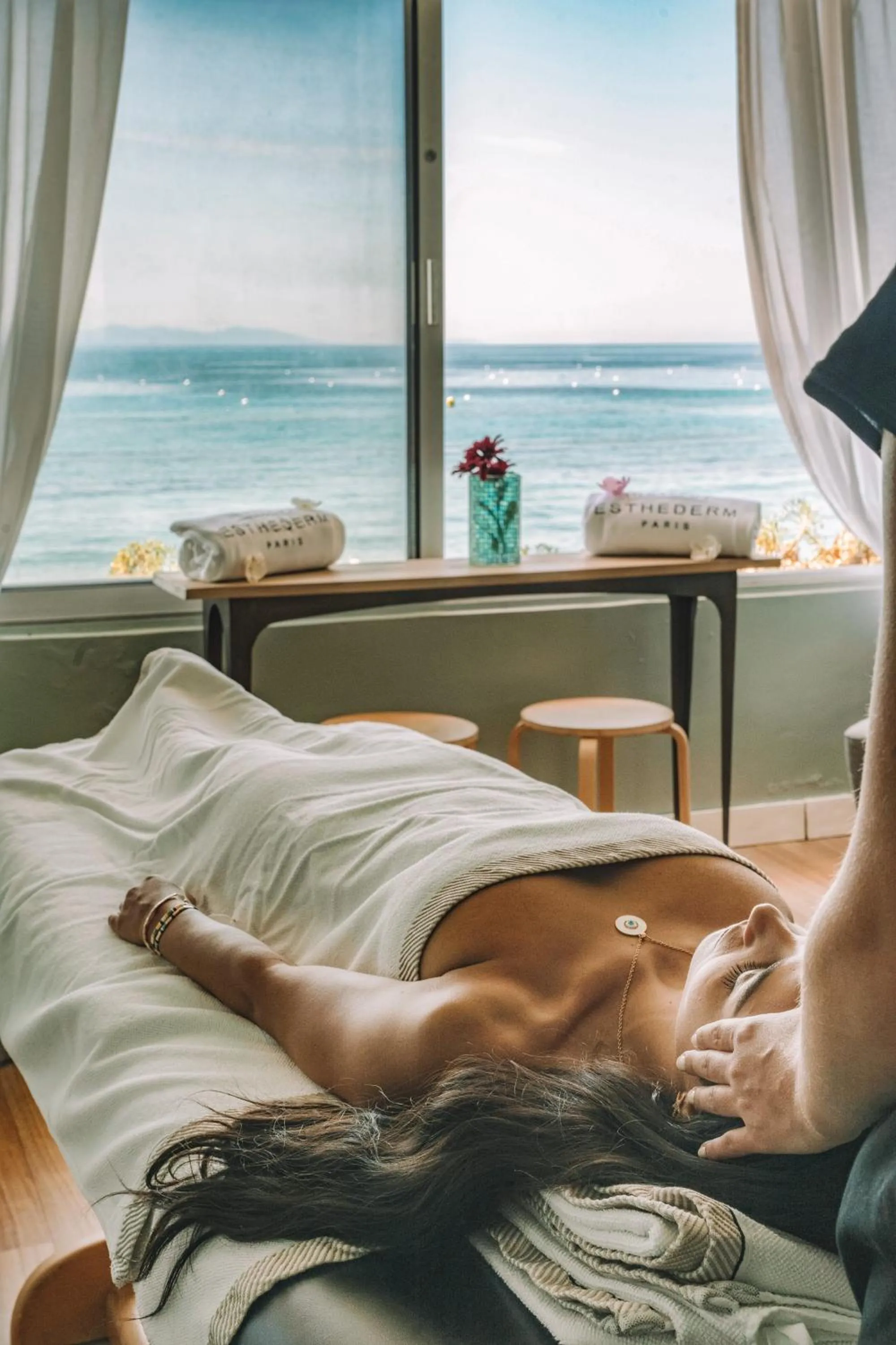 Spa and wellness centre/facilities, Bed in Hôtel Le Bailli De Suffren