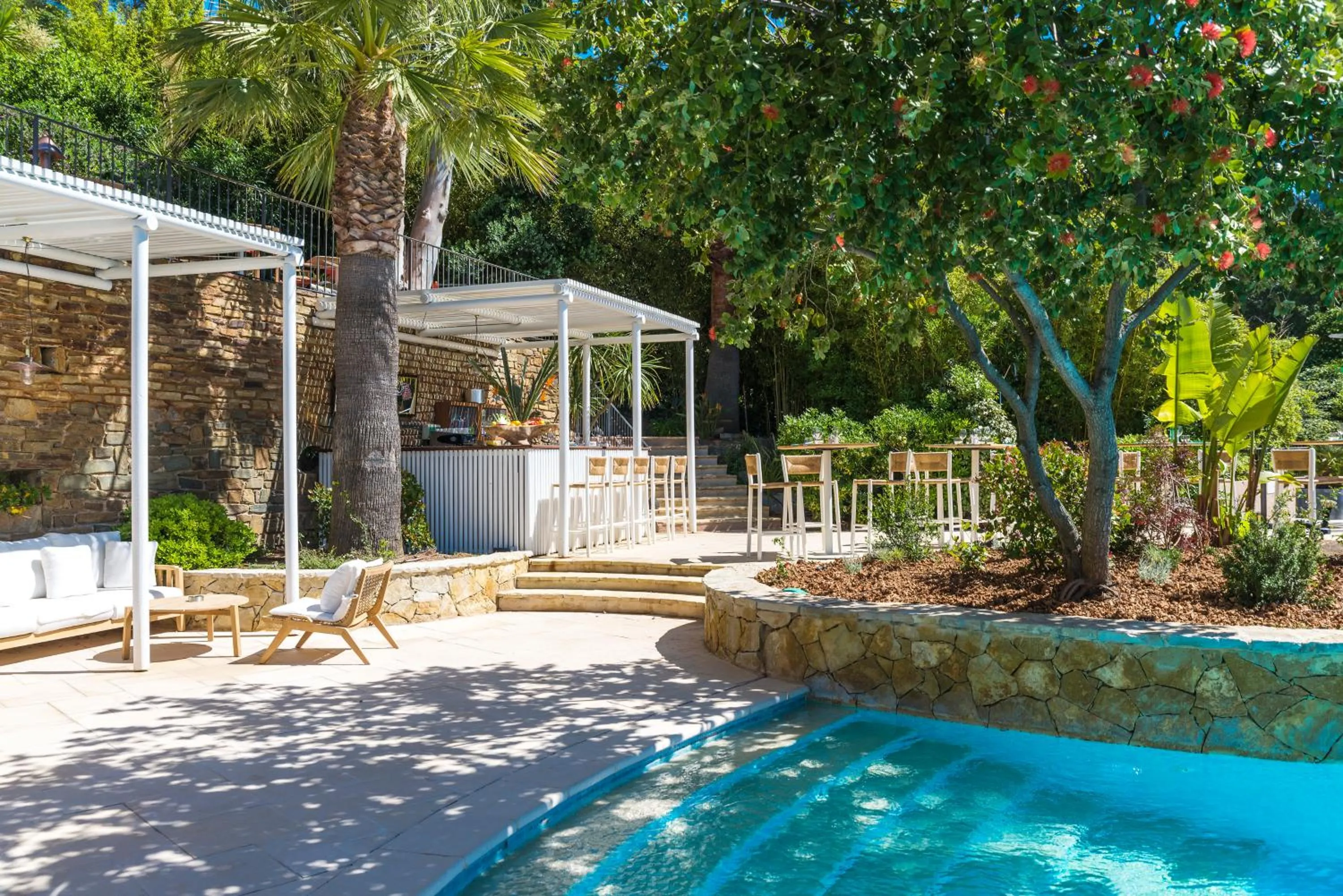 Patio in Hôtel Le Bailli De Suffren
