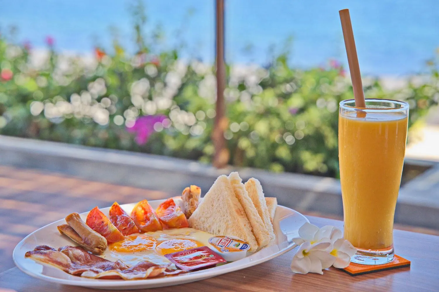 Food and drinks in Seamount Hotel Amed