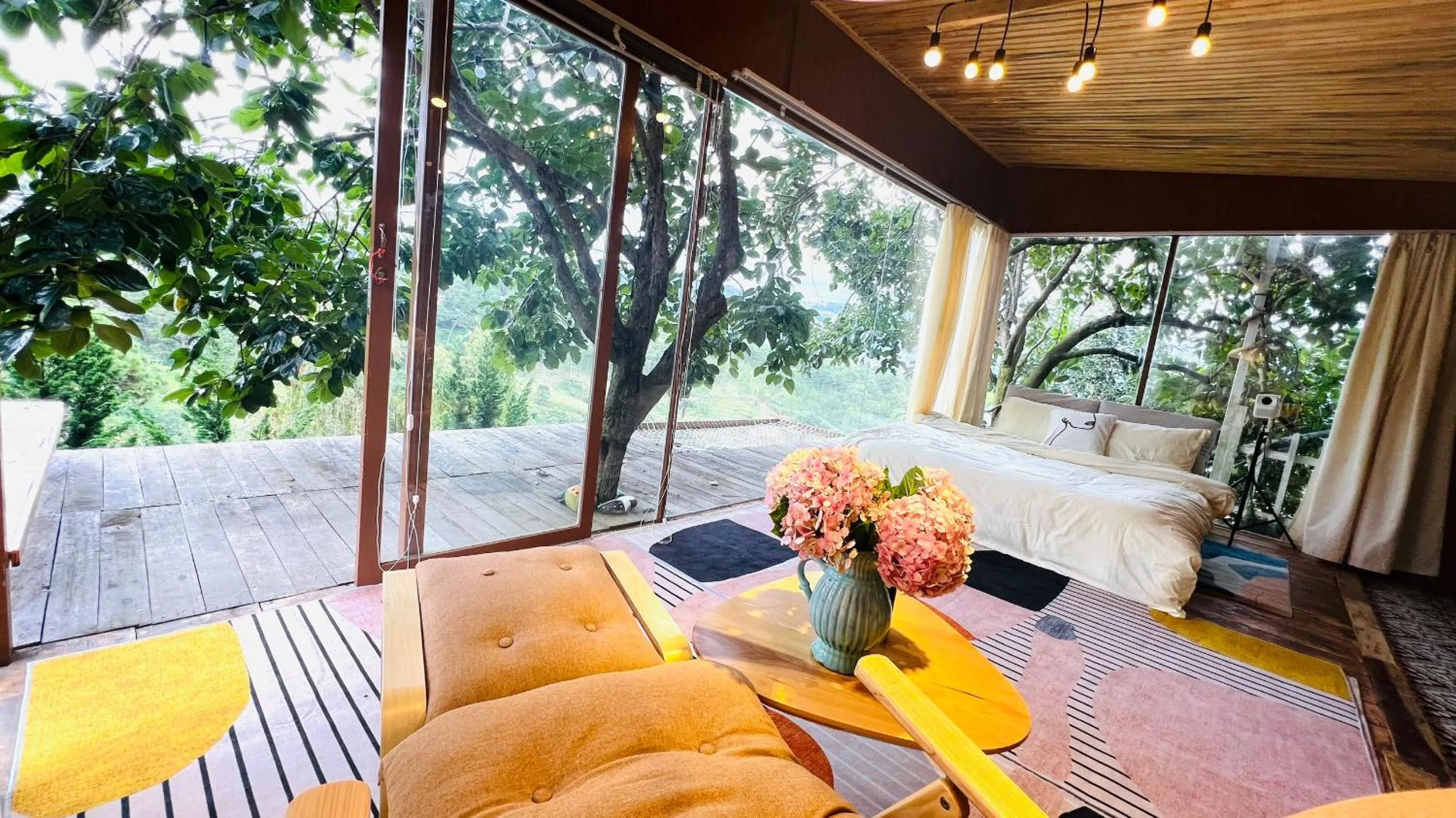 Balcony/Terrace, Bed in An Yên Villa Đà Lạt