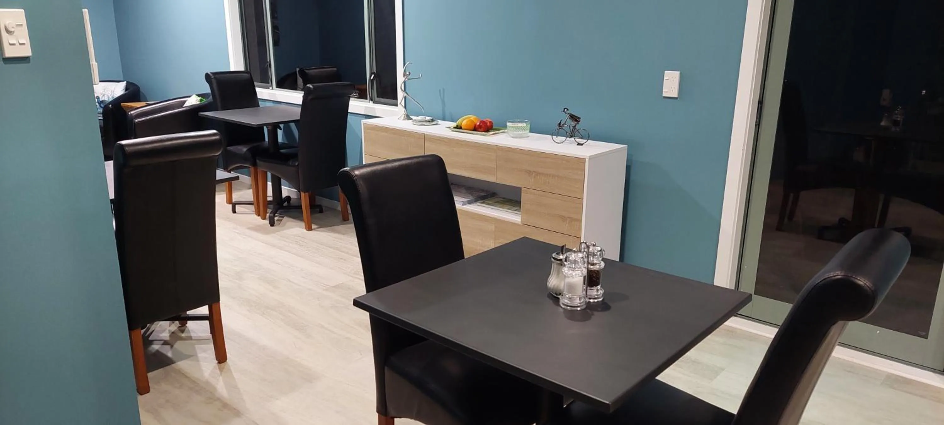 Restaurant/places to eat in Awatuna Sunset Lodge