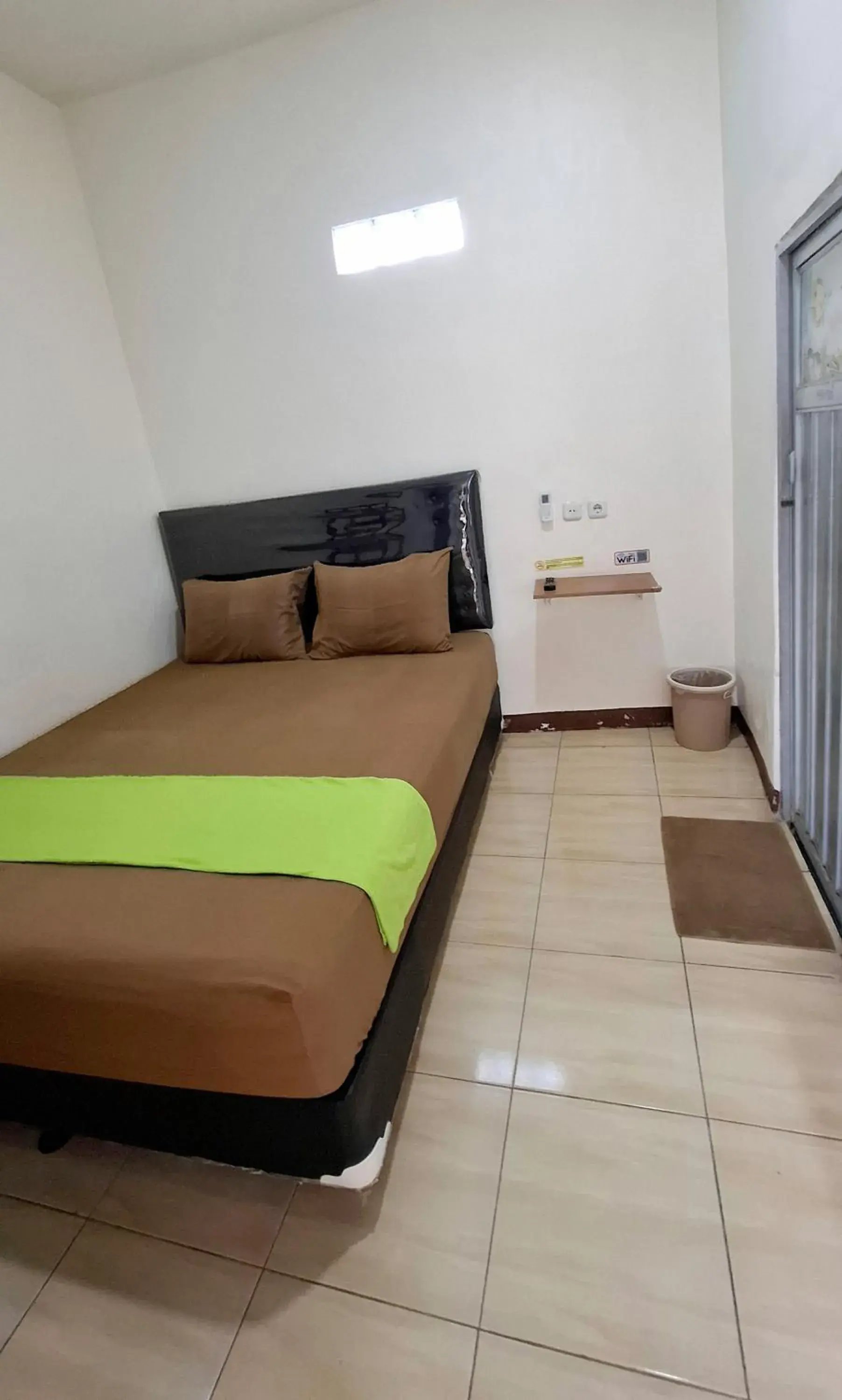 Bedroom, Bed in Anjuma Backpacker Bedroom, Bed in Anjuma Backpacker