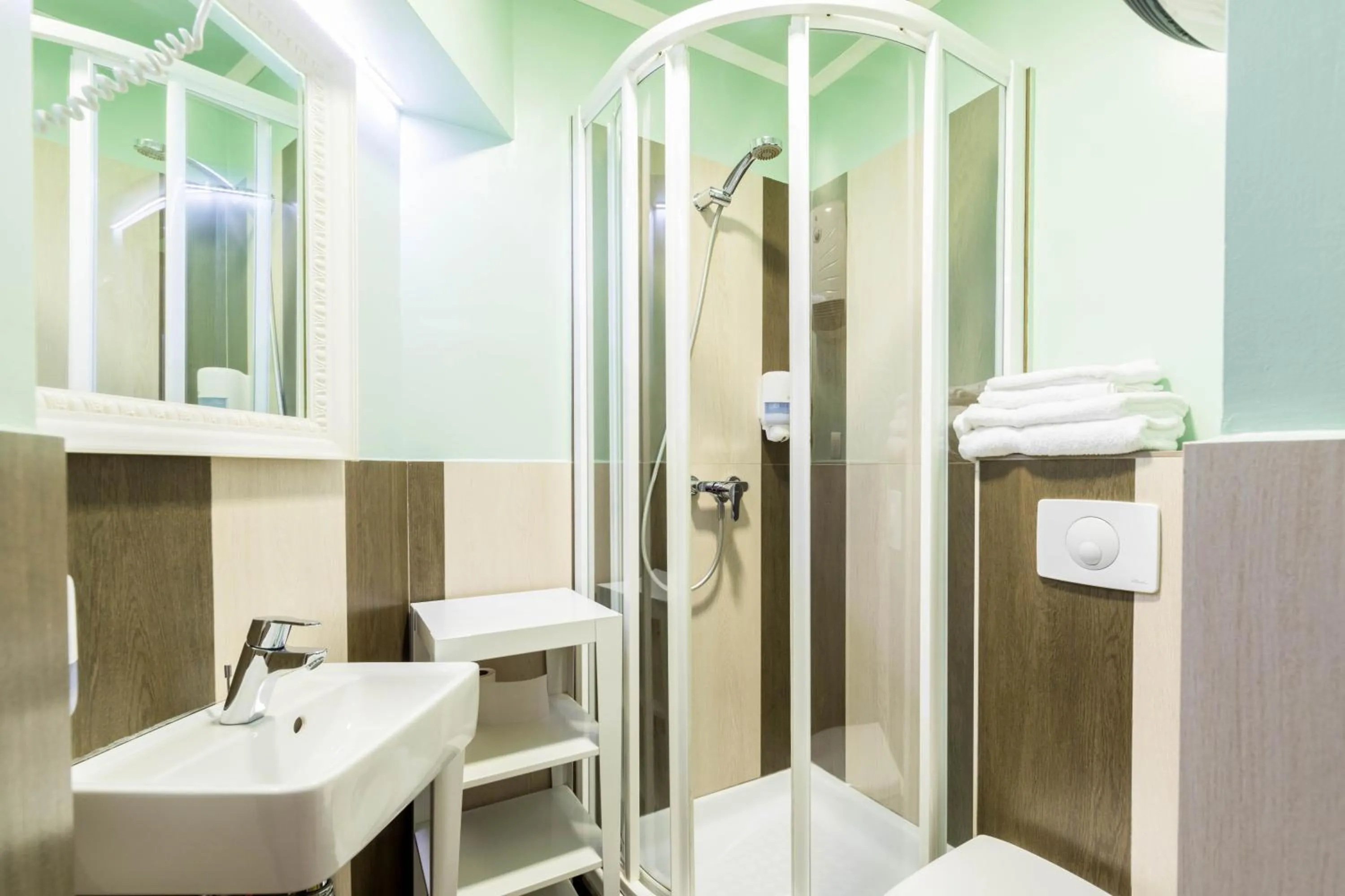 Bathroom in Sud Hôtel Restaurant