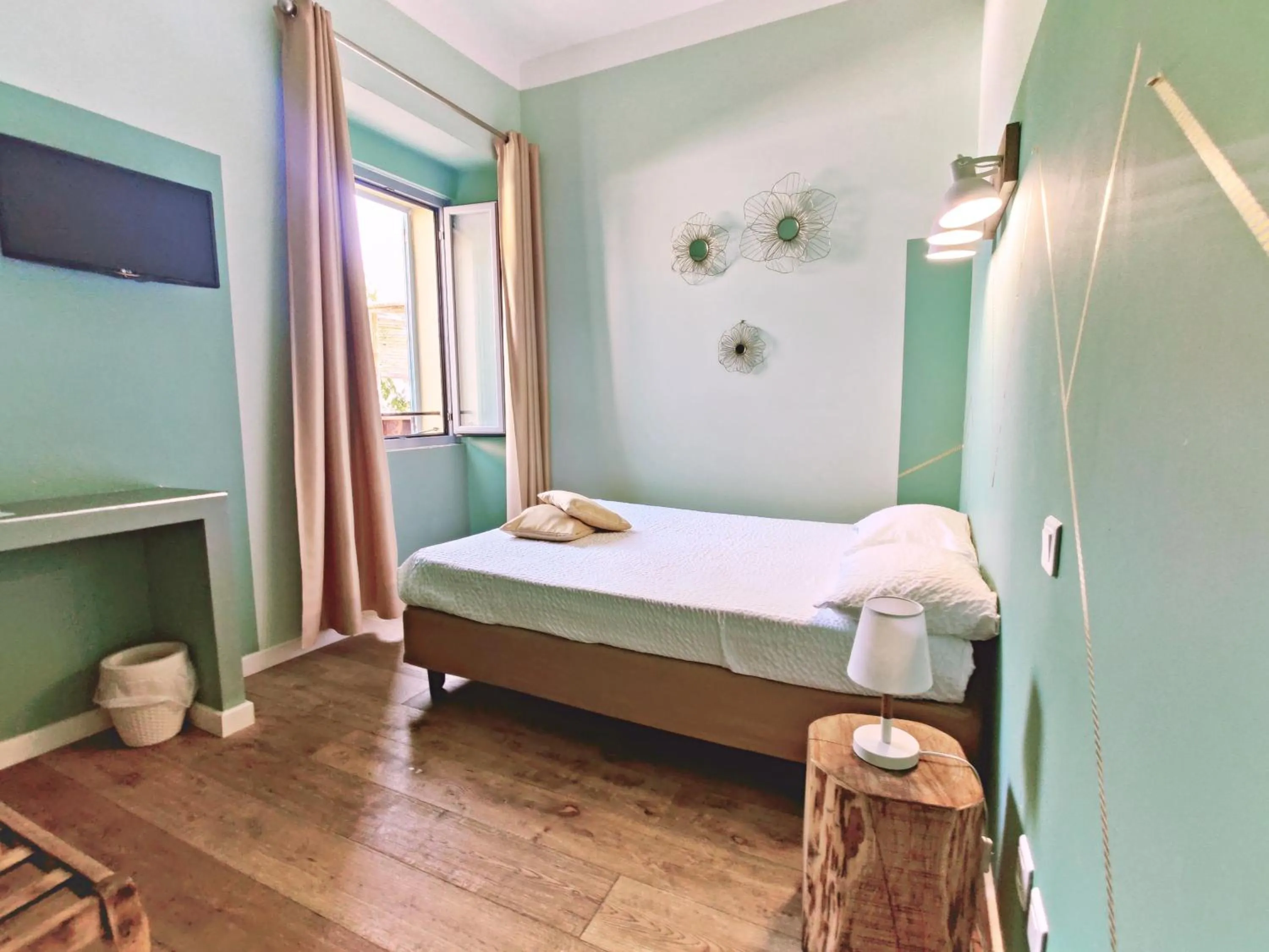 Bed in Sud Hôtel Restaurant