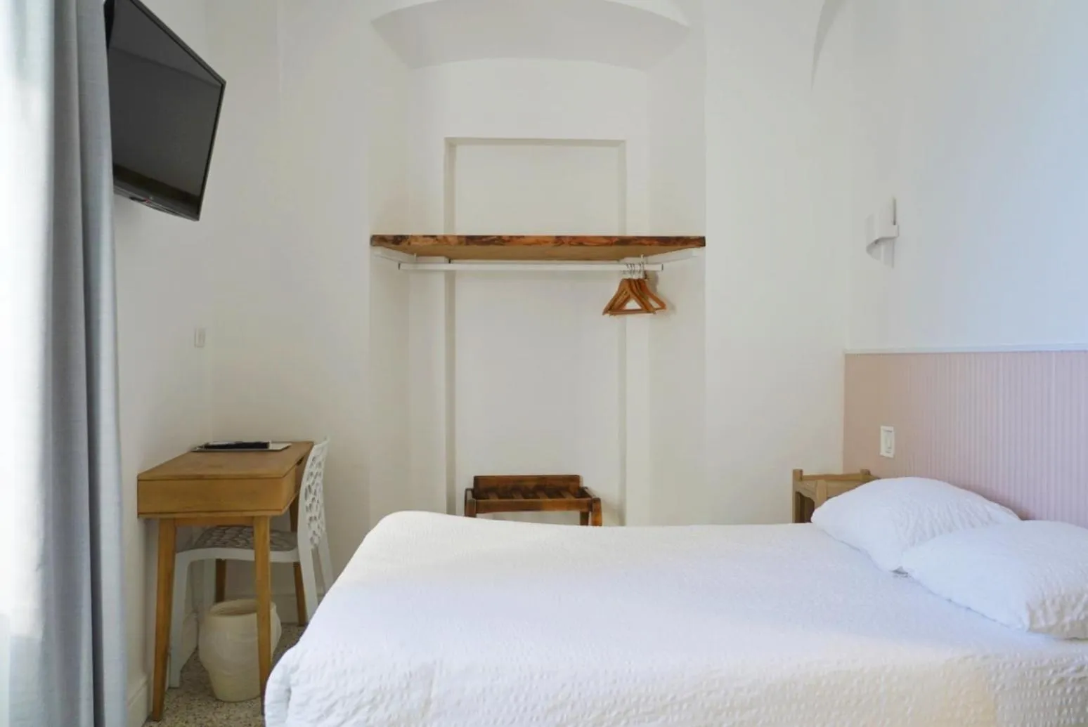 Bed in Sud Hôtel Restaurant