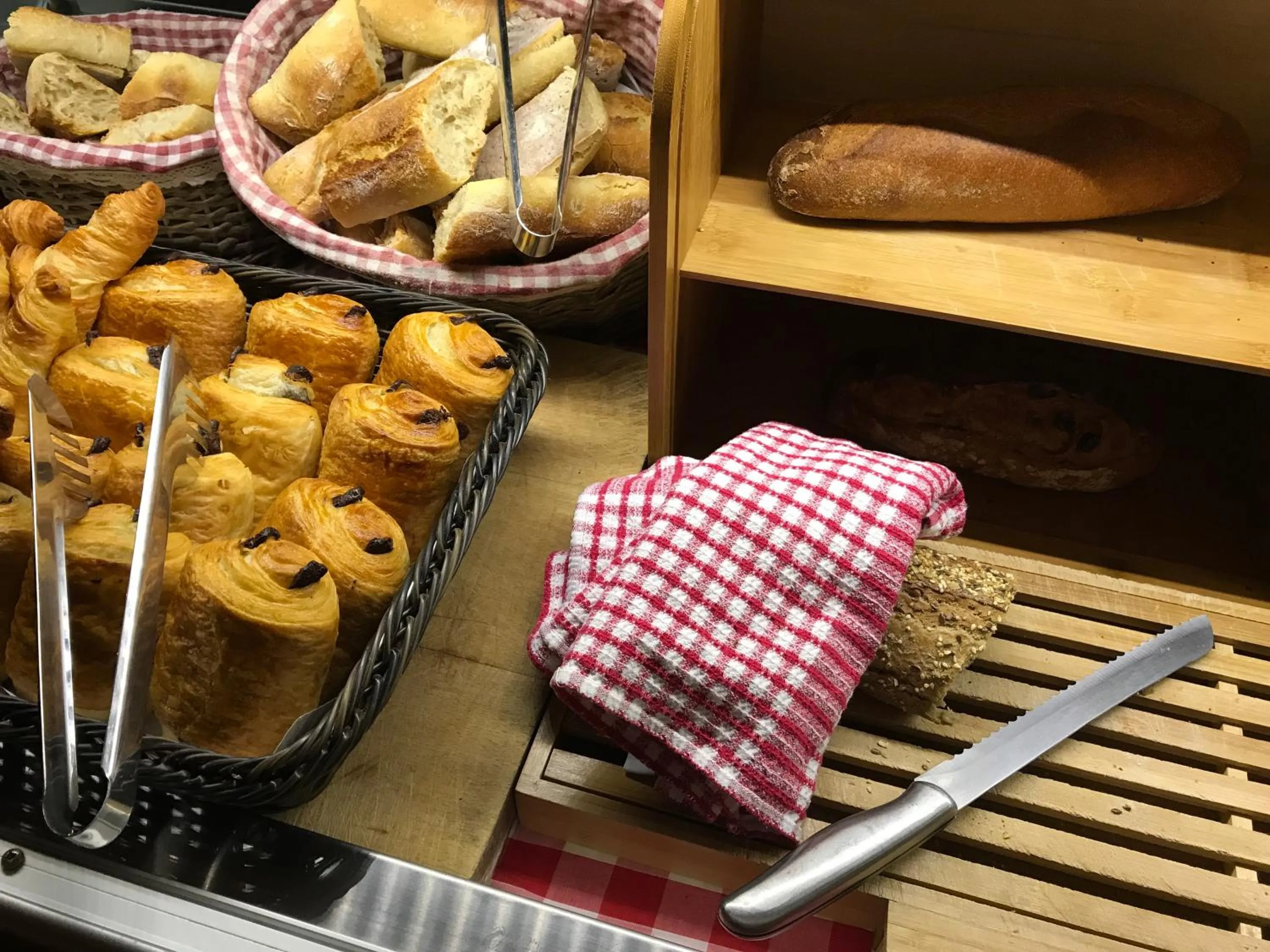 Buffet breakfast in Sud Hôtel Restaurant