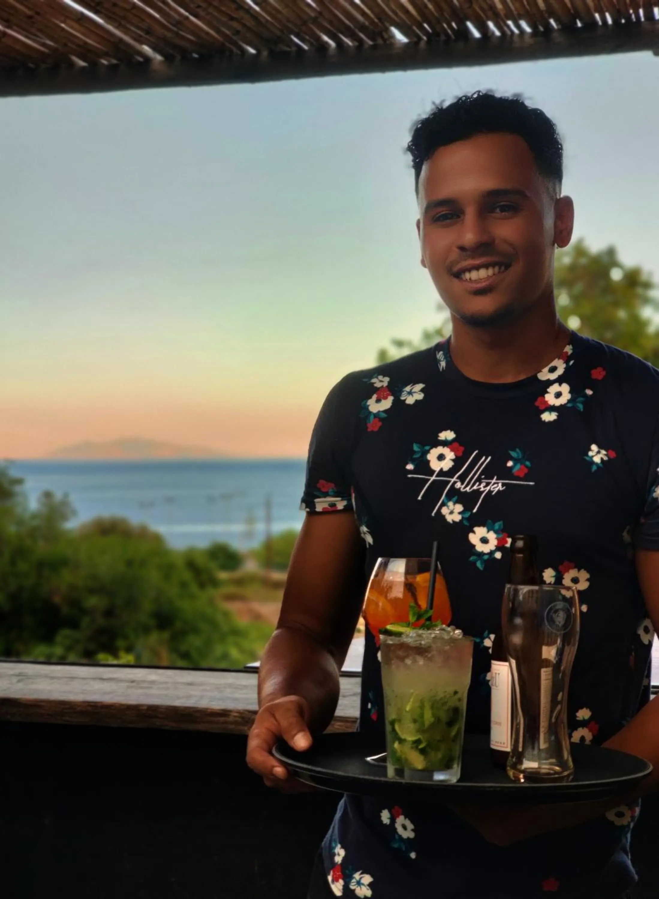 People in Sud Hôtel Restaurant