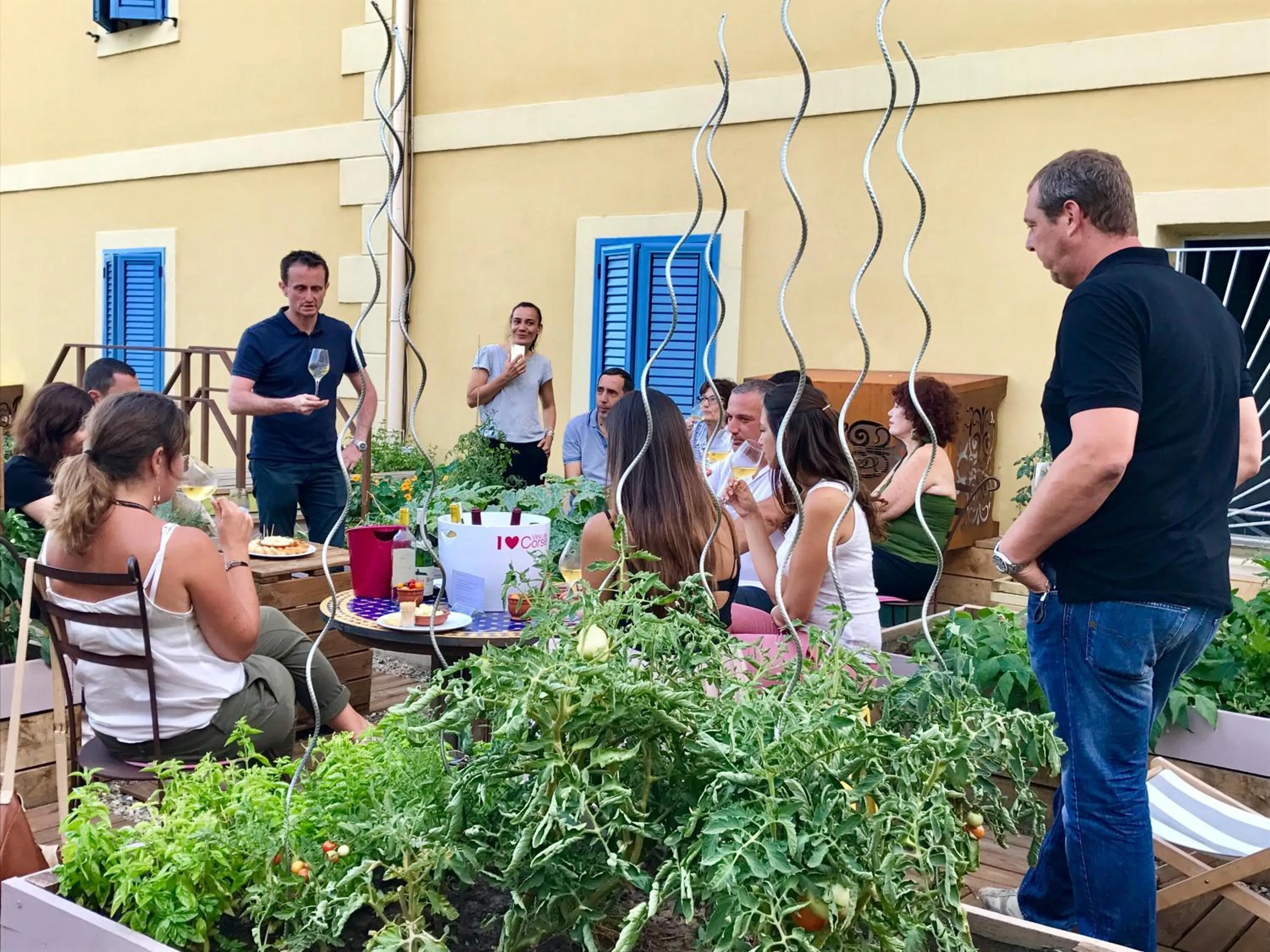 Patio in Sud Hôtel Restaurant