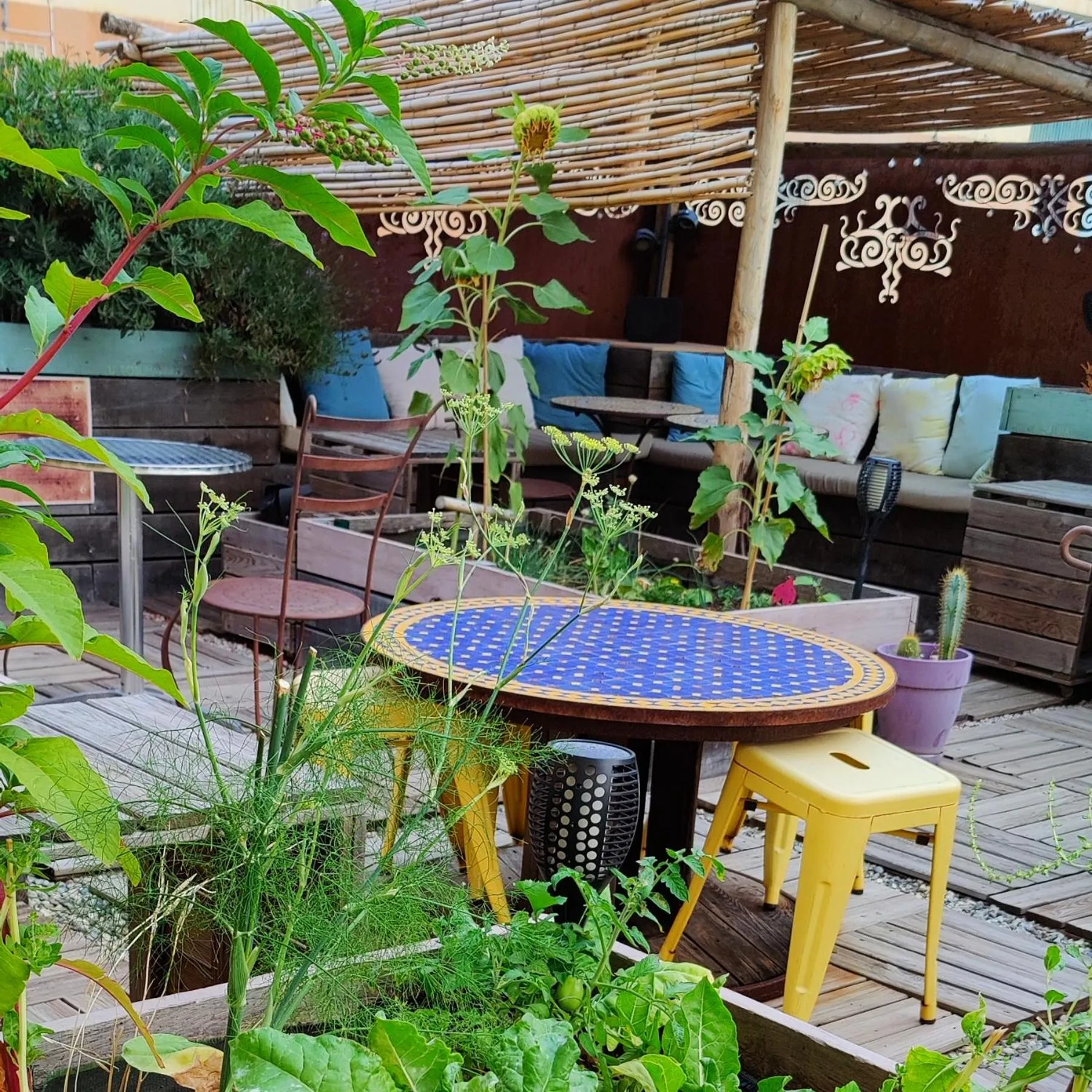 Patio in Sud Hôtel Restaurant