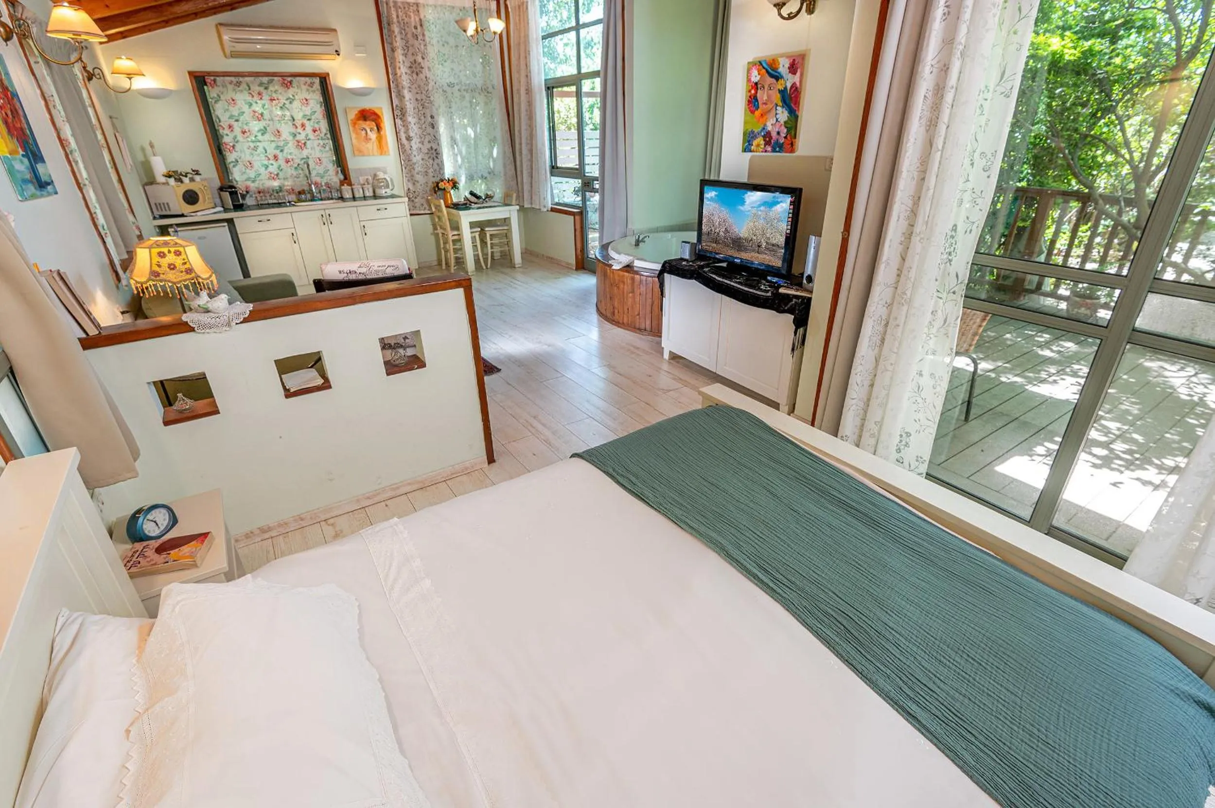 Bed in Marom Romance