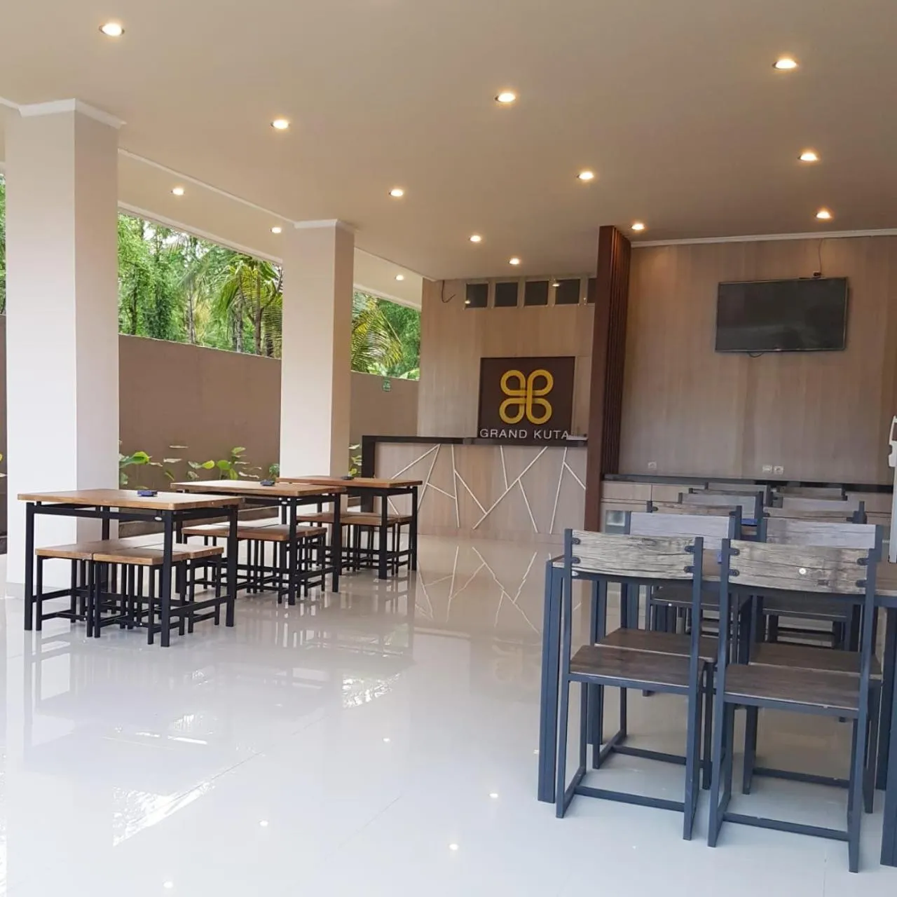 Restaurant/places to eat in Grand Kuta Hotel Lombok