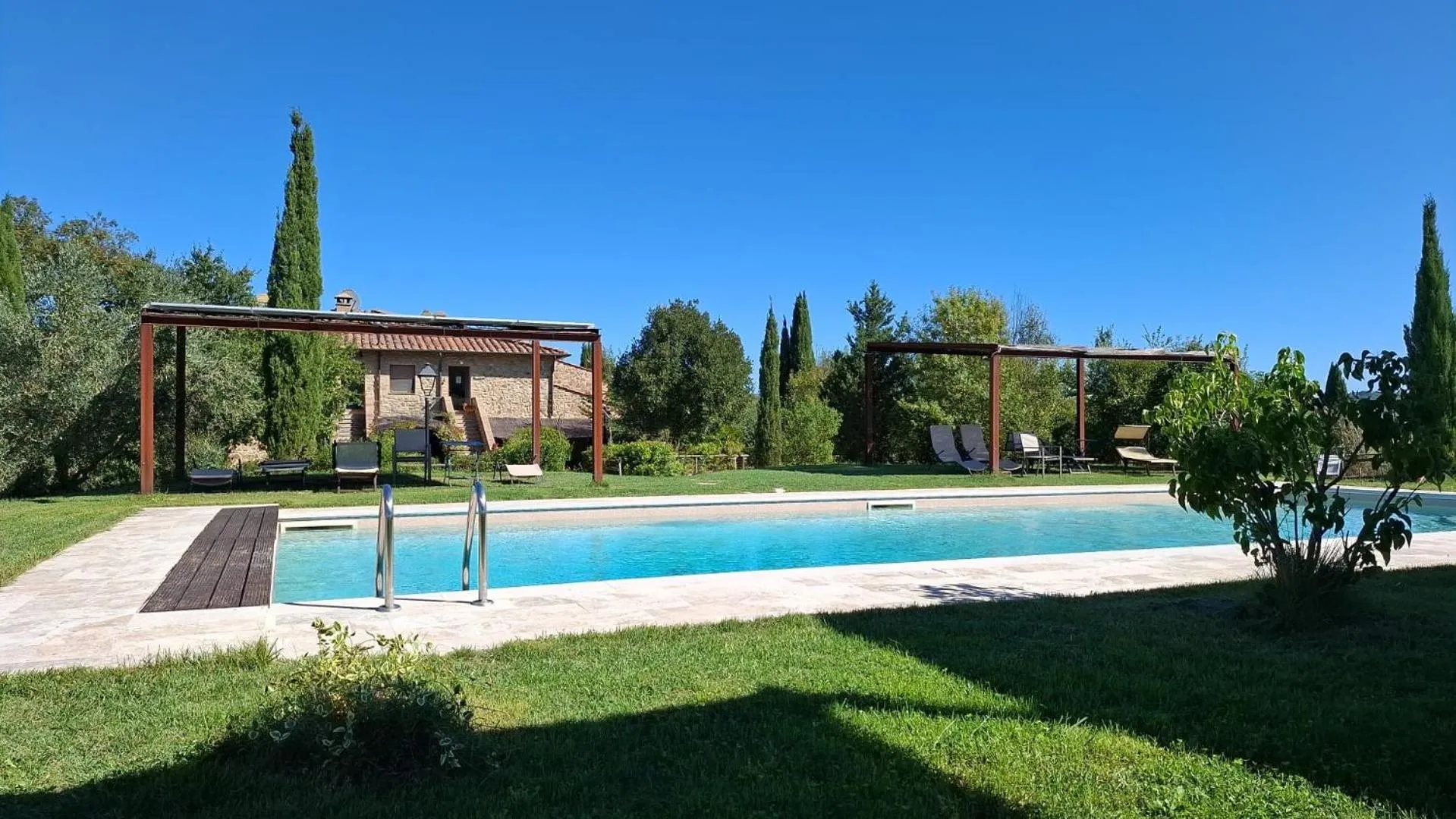 Pool view in Casale Refoli