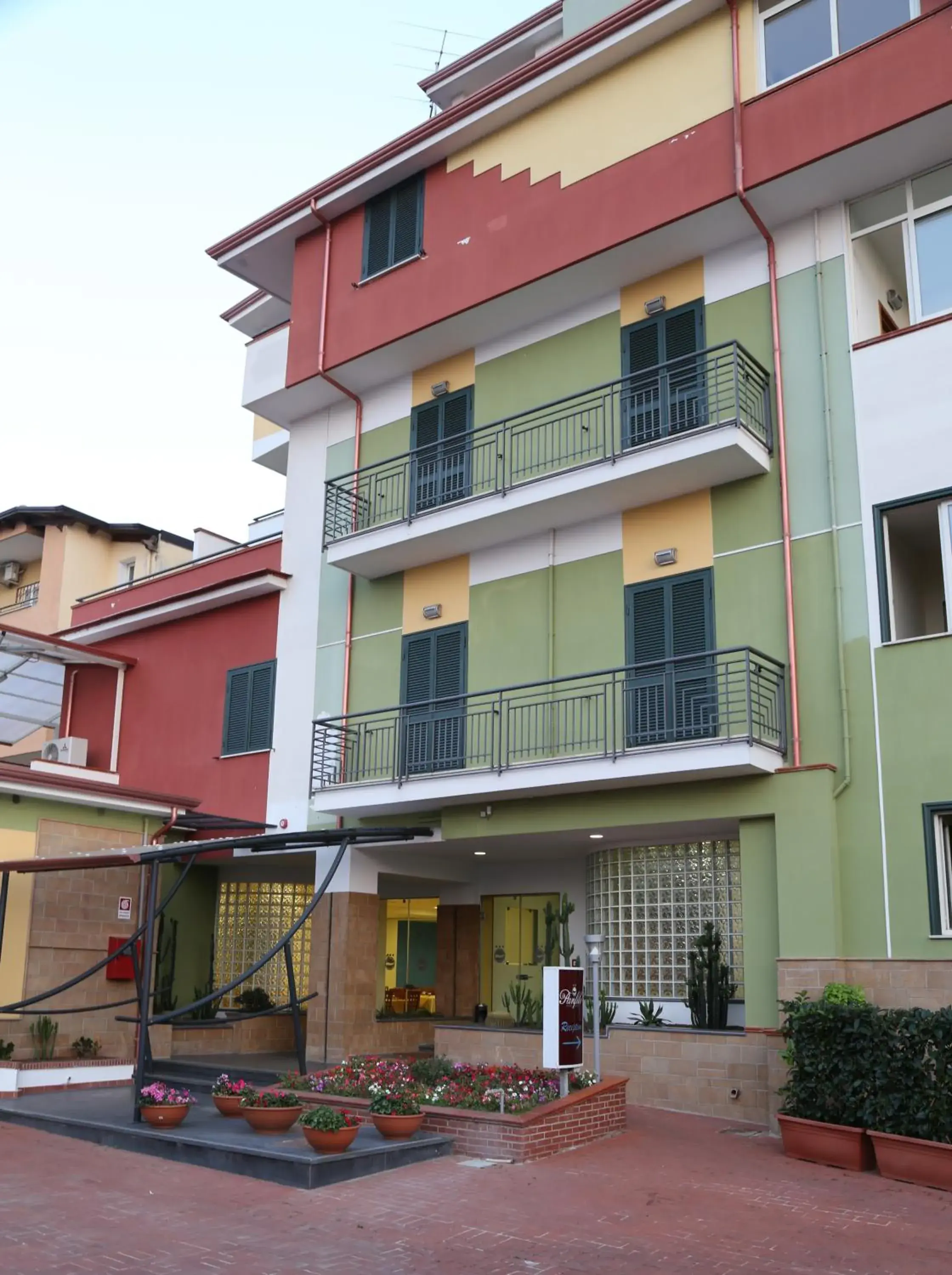 Facade/entrance in Hotel Resort Il Panfilo Facade/entrance in Hotel Resort Il Panfilo