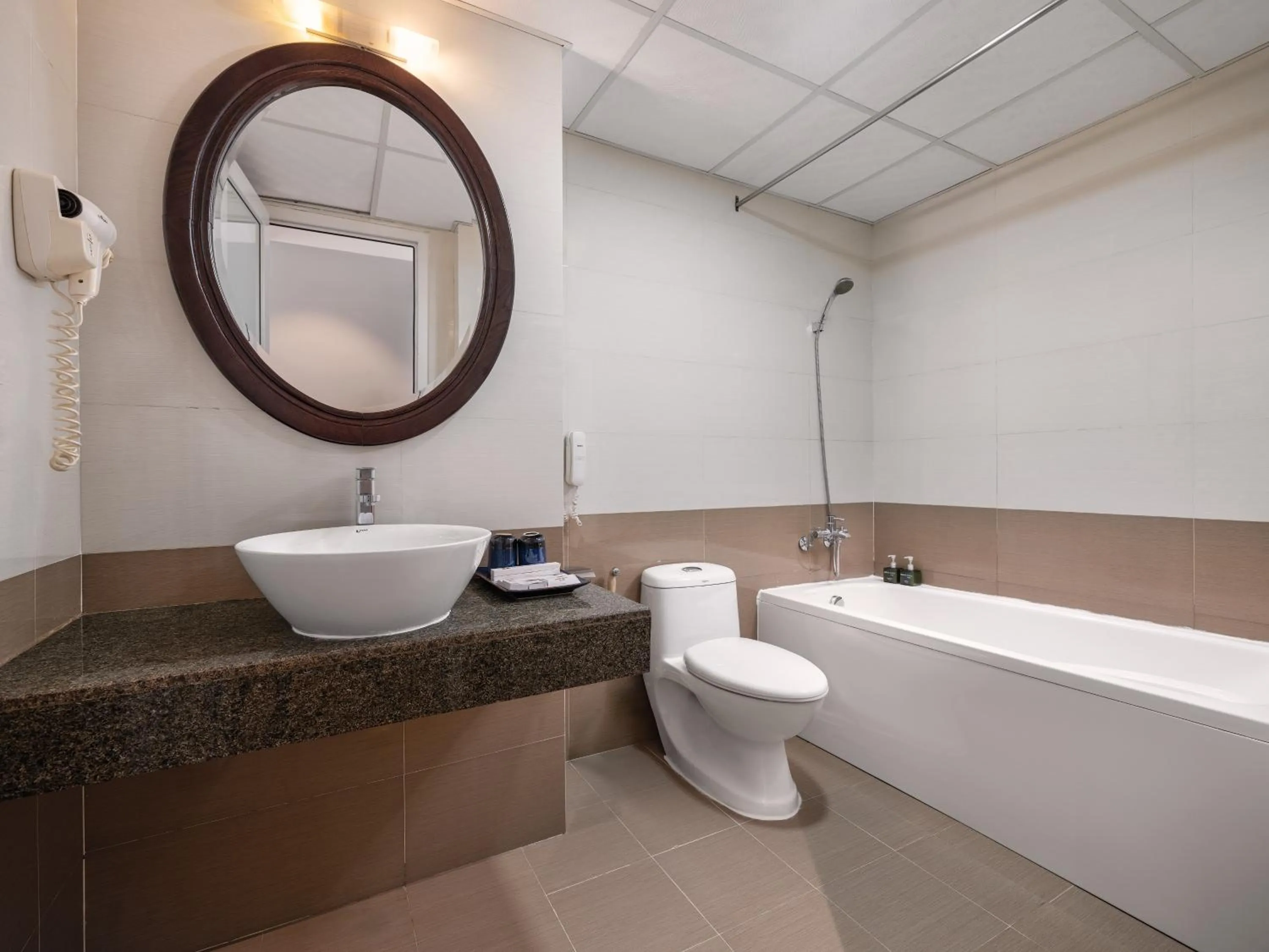 Bathroom in Hue Serene Palace Hotel