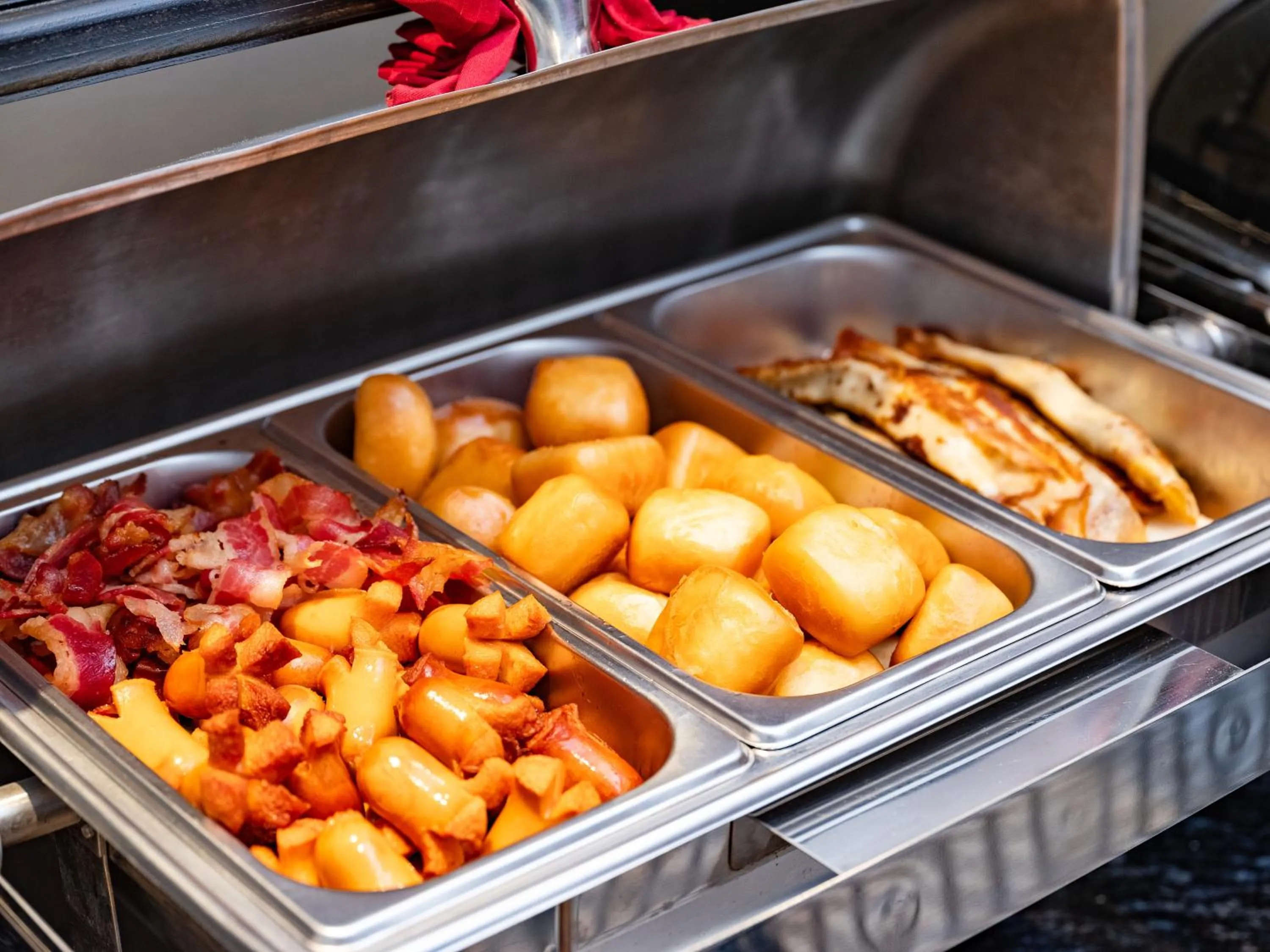 Buffet breakfast in Hue Serene Palace Hotel