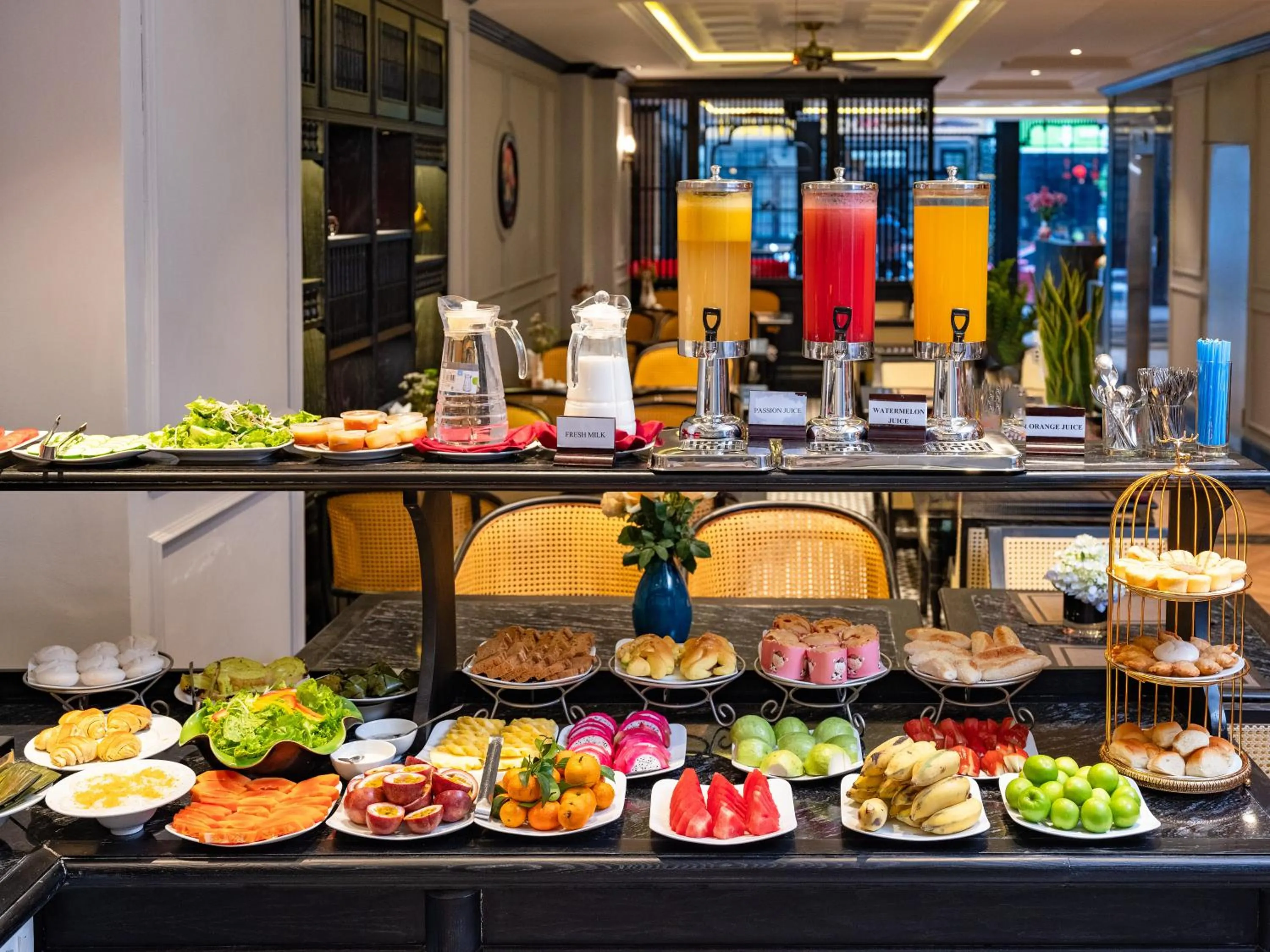 Buffet breakfast in Hue Serene Palace Hotel