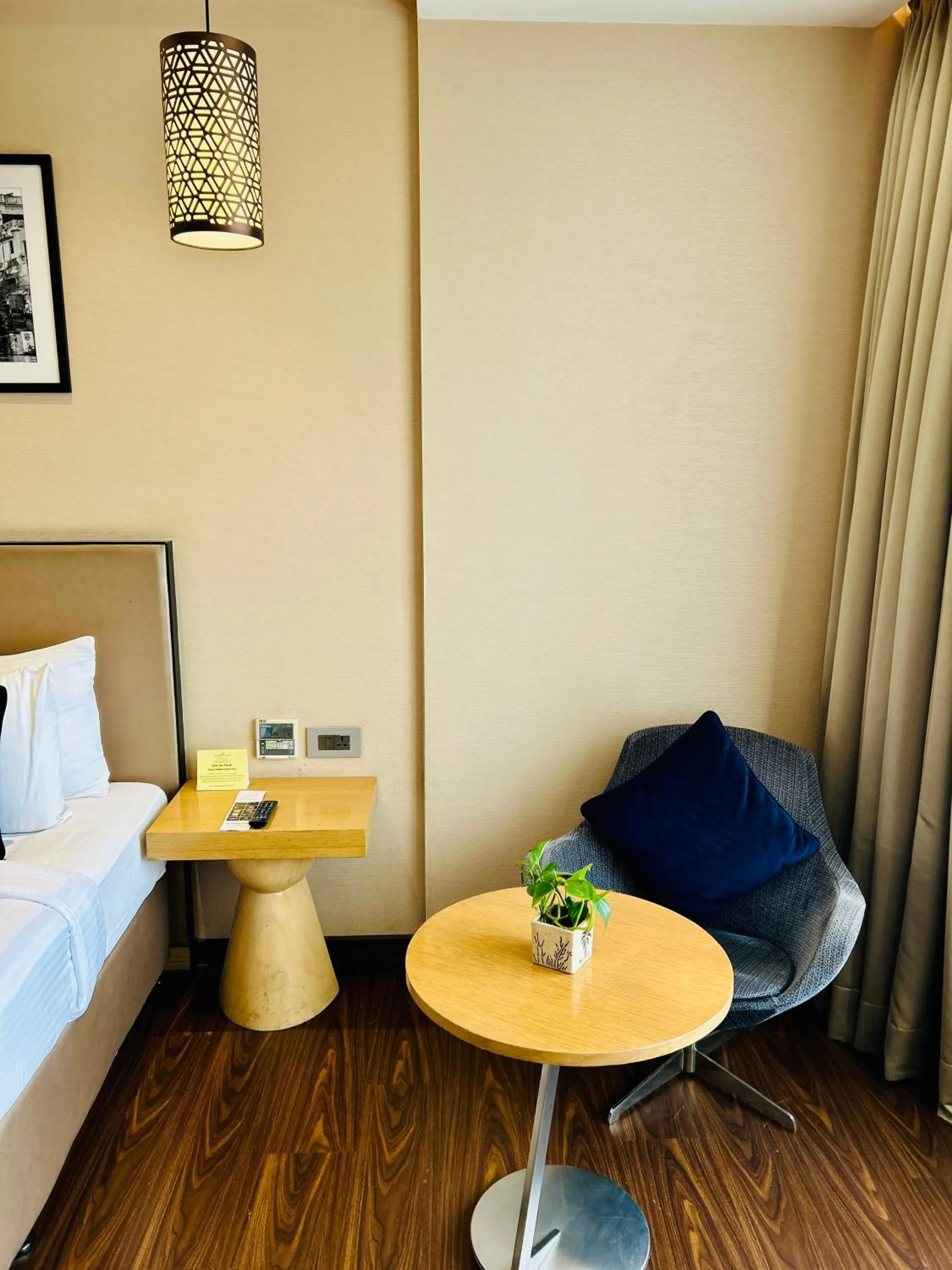 Dining area, Bed in The Fern Residency Sarnath