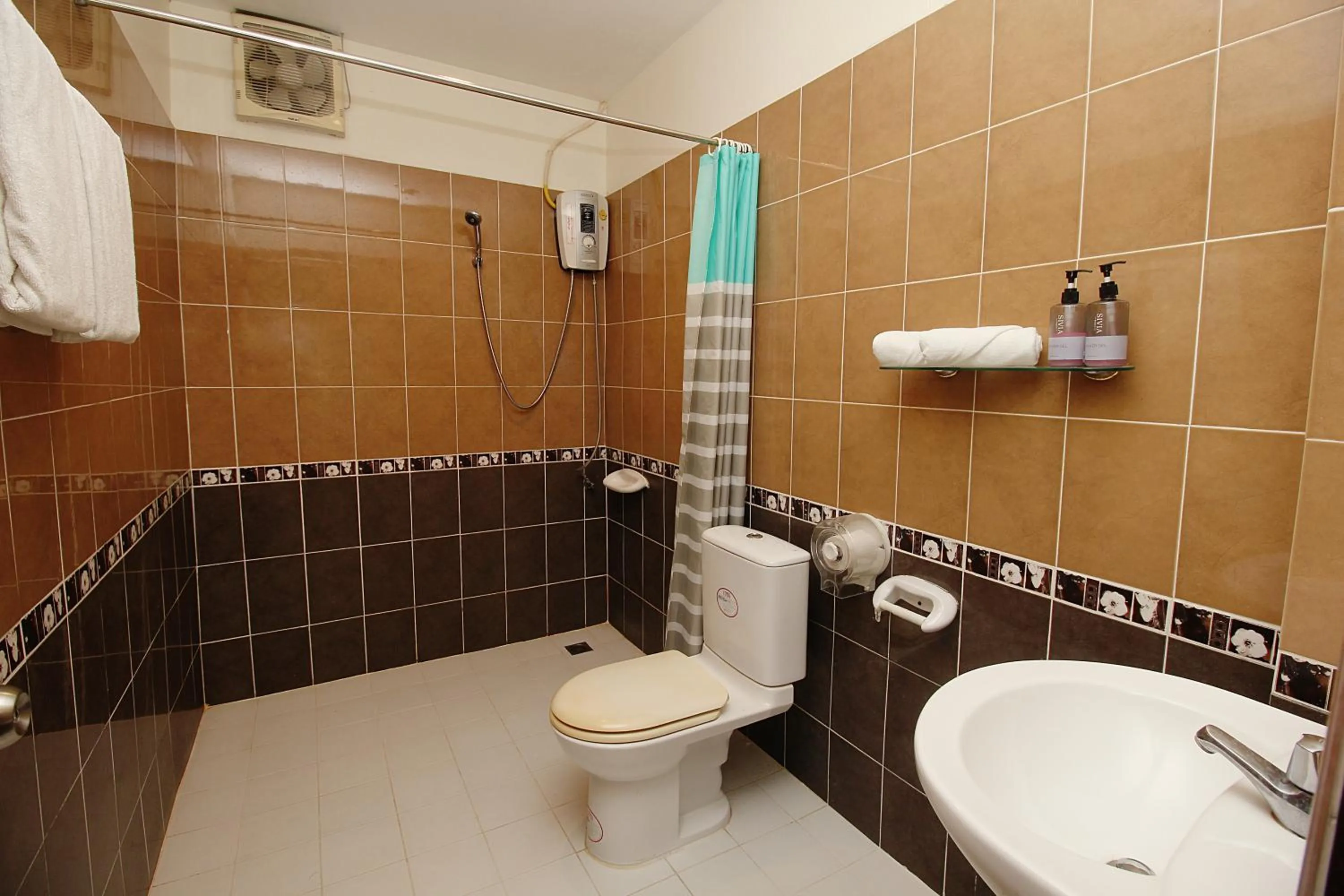 Bathroom in Sky Silk Decoration House