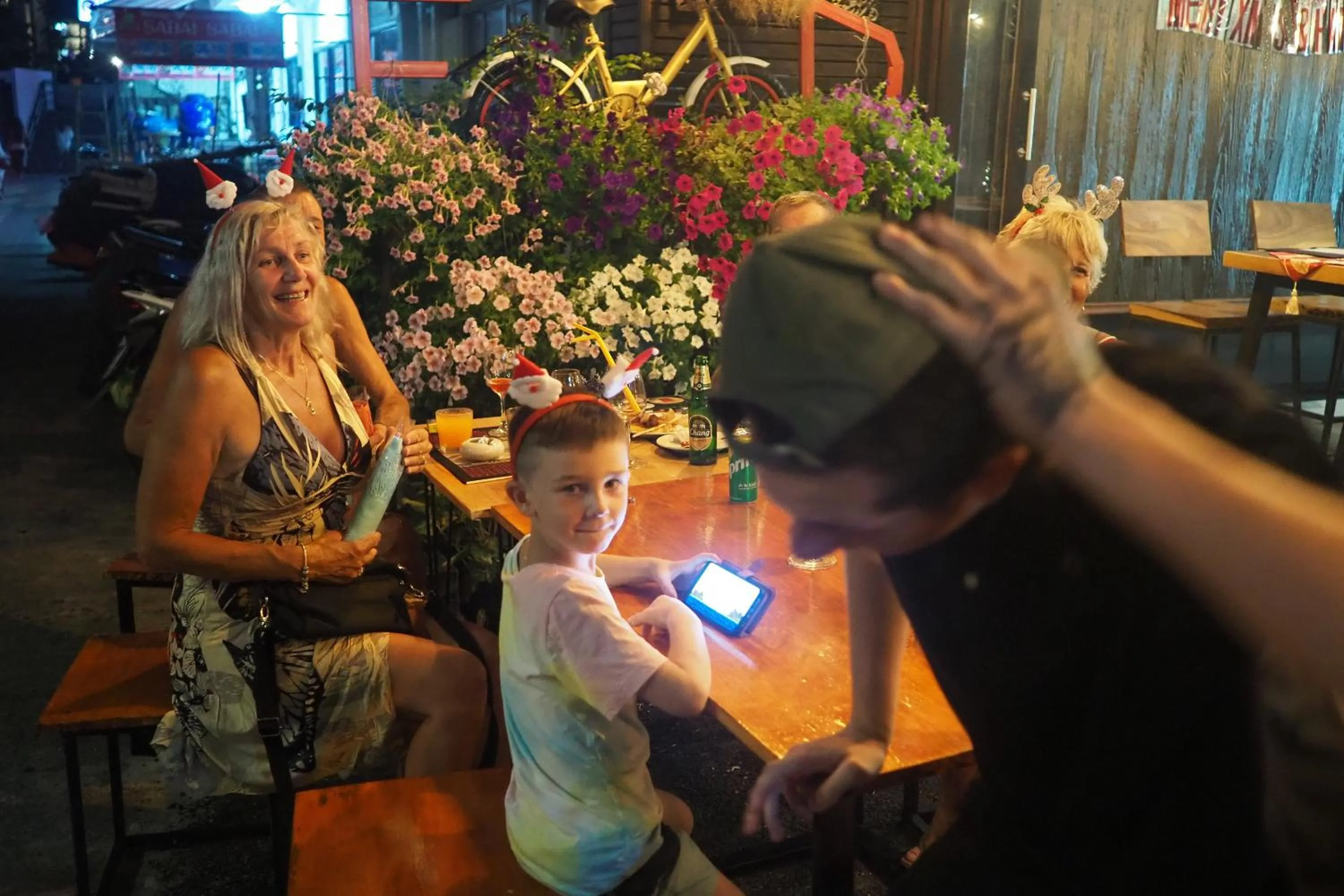 Family in Sky Silk Decoration House