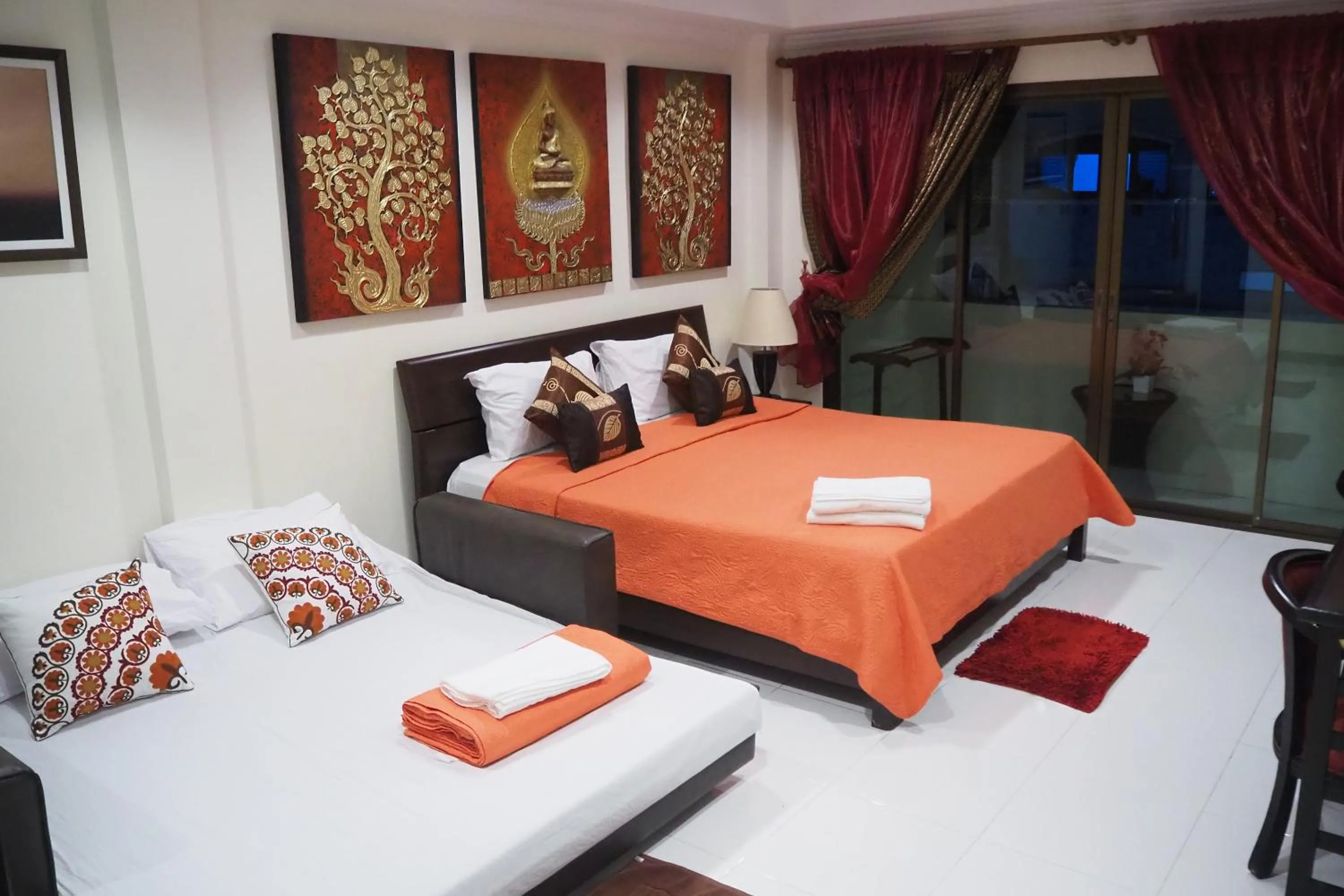 Photo of the whole room, Bed in Sky Silk Decoration House