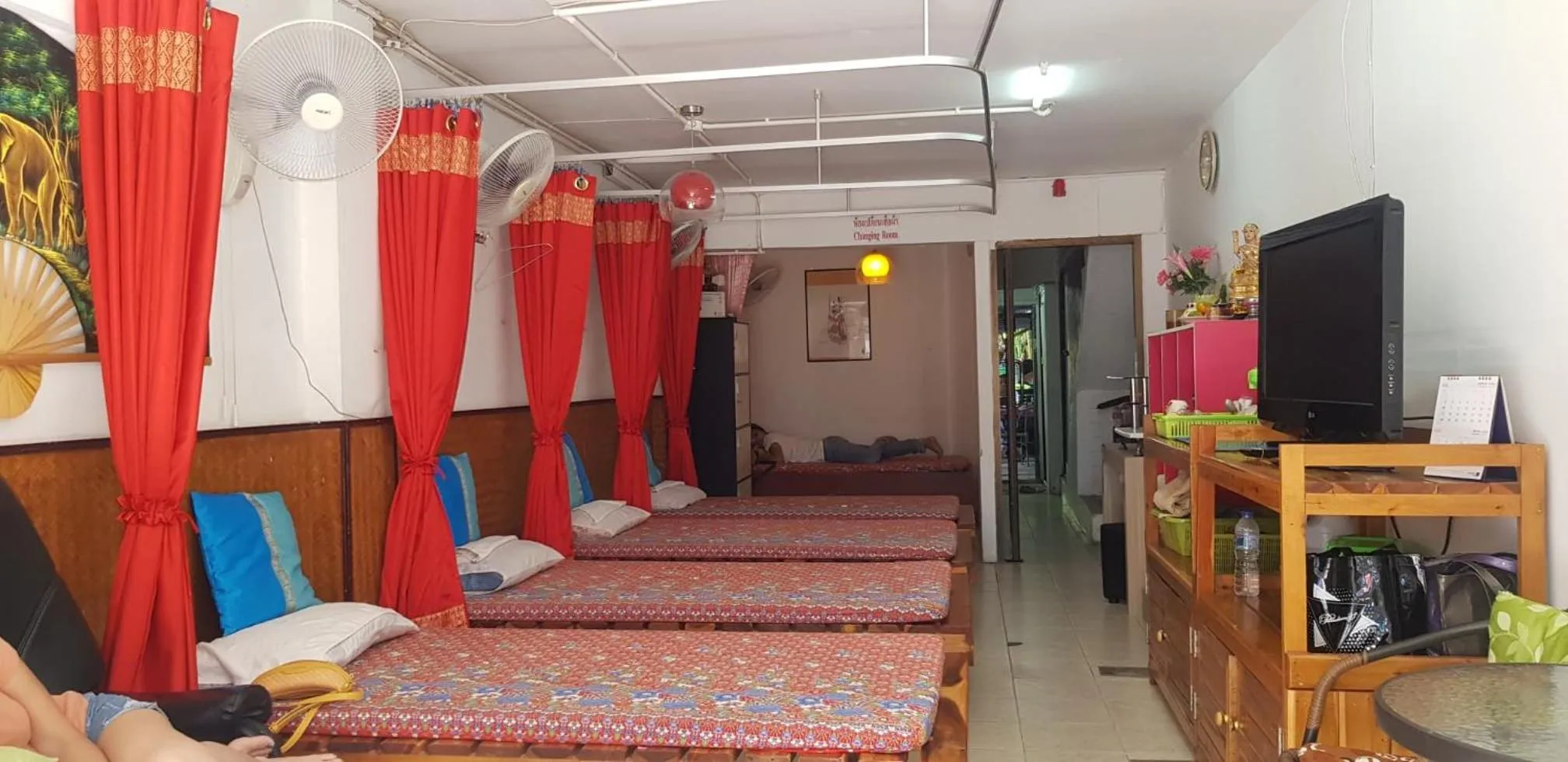 Neighbourhood, Bed in Sky Silk Decoration House