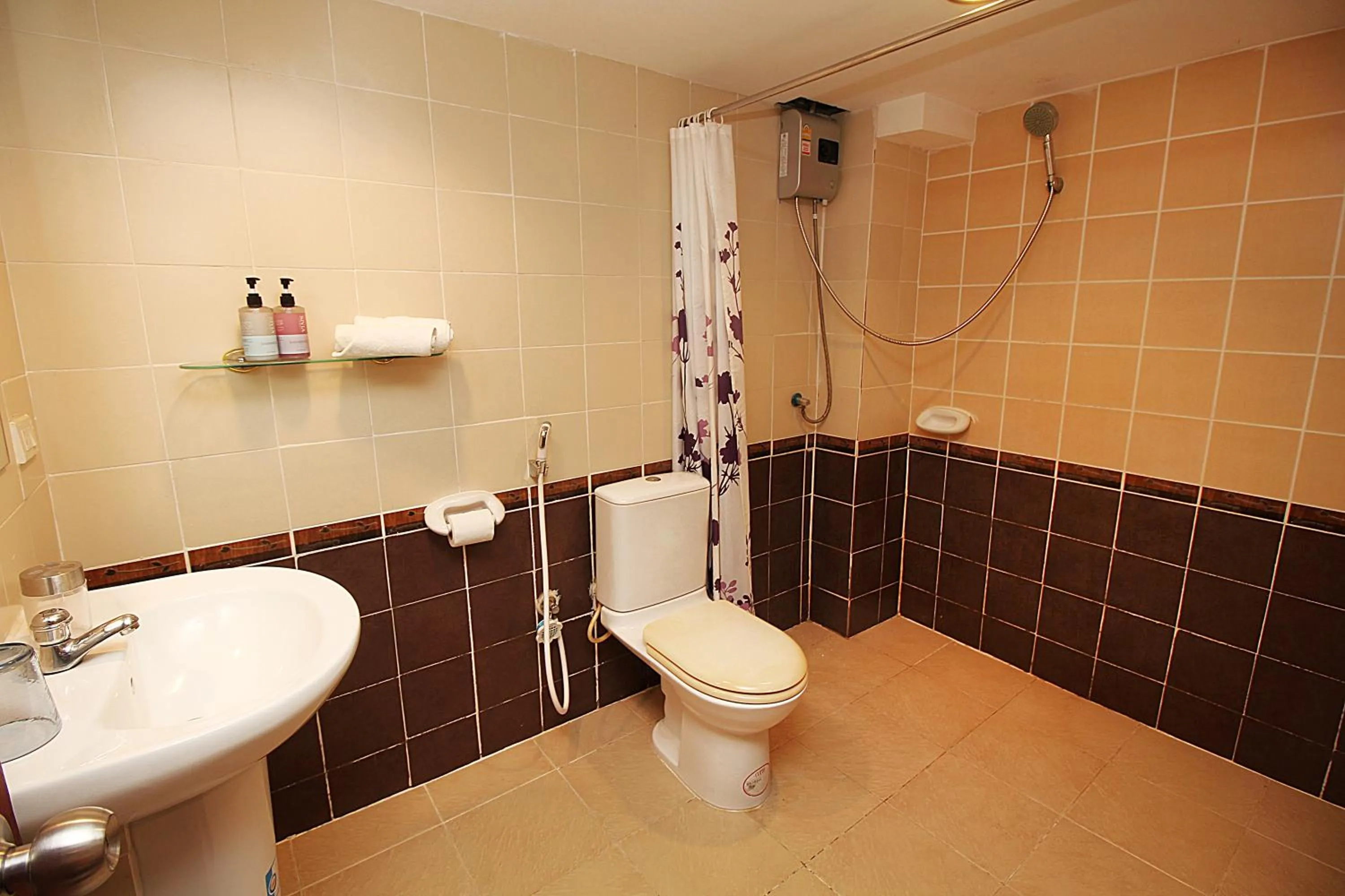 Bathroom in Sky Silk Decoration House