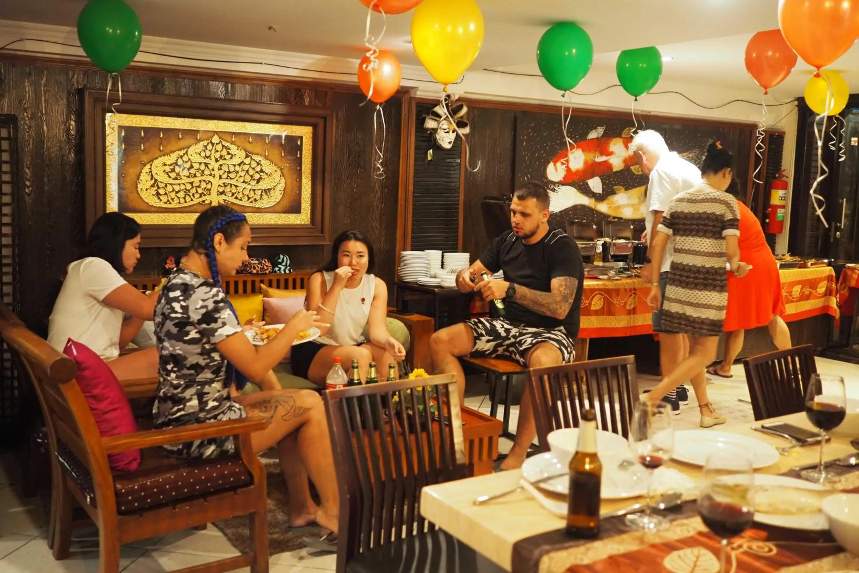 Restaurant/places to eat in Sky Silk Decoration House