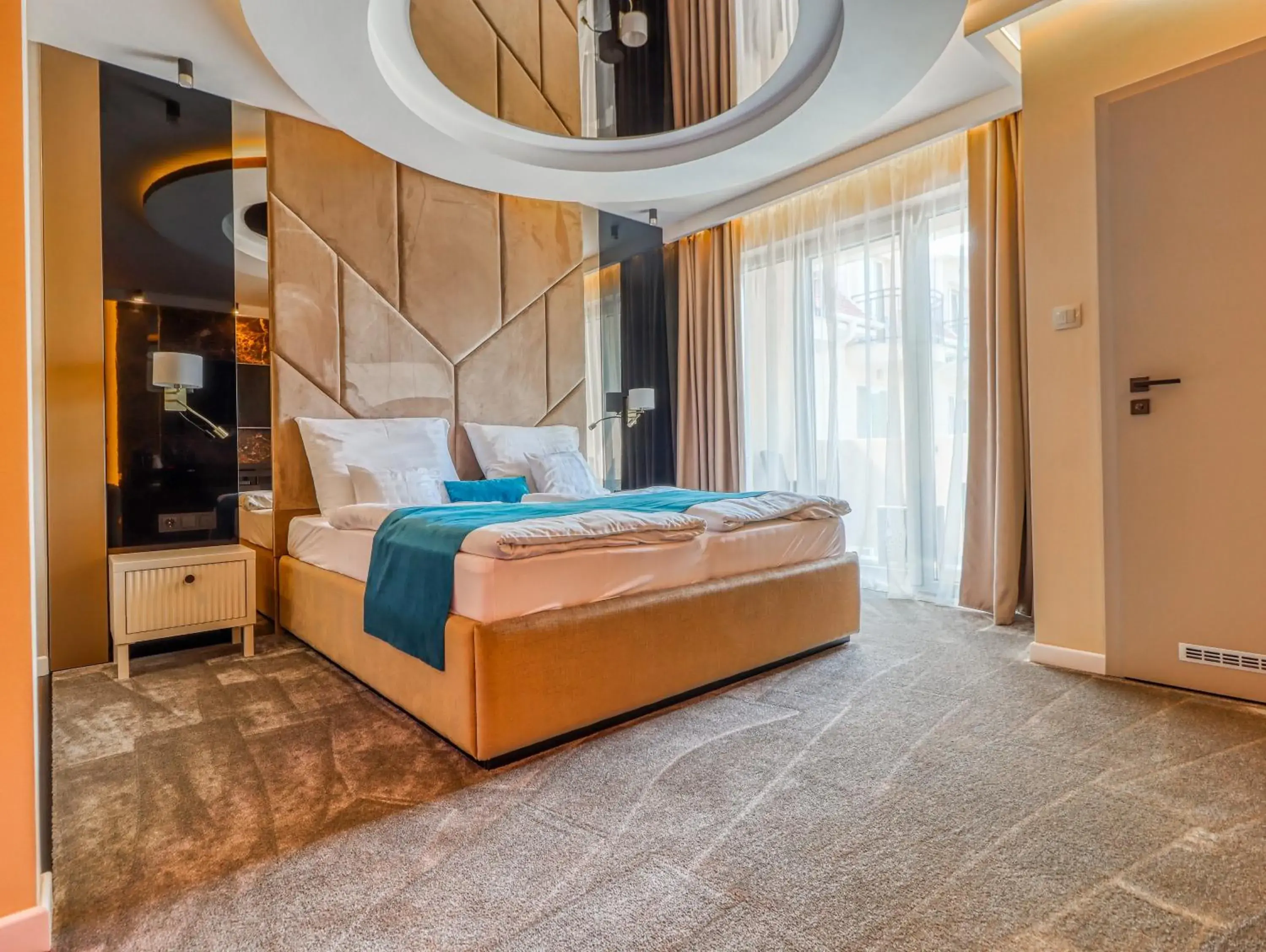 Suite with Balcony - single occupancy in Hotel Villa Park Suite with Balcony - single occupancy in Hotel Villa Park