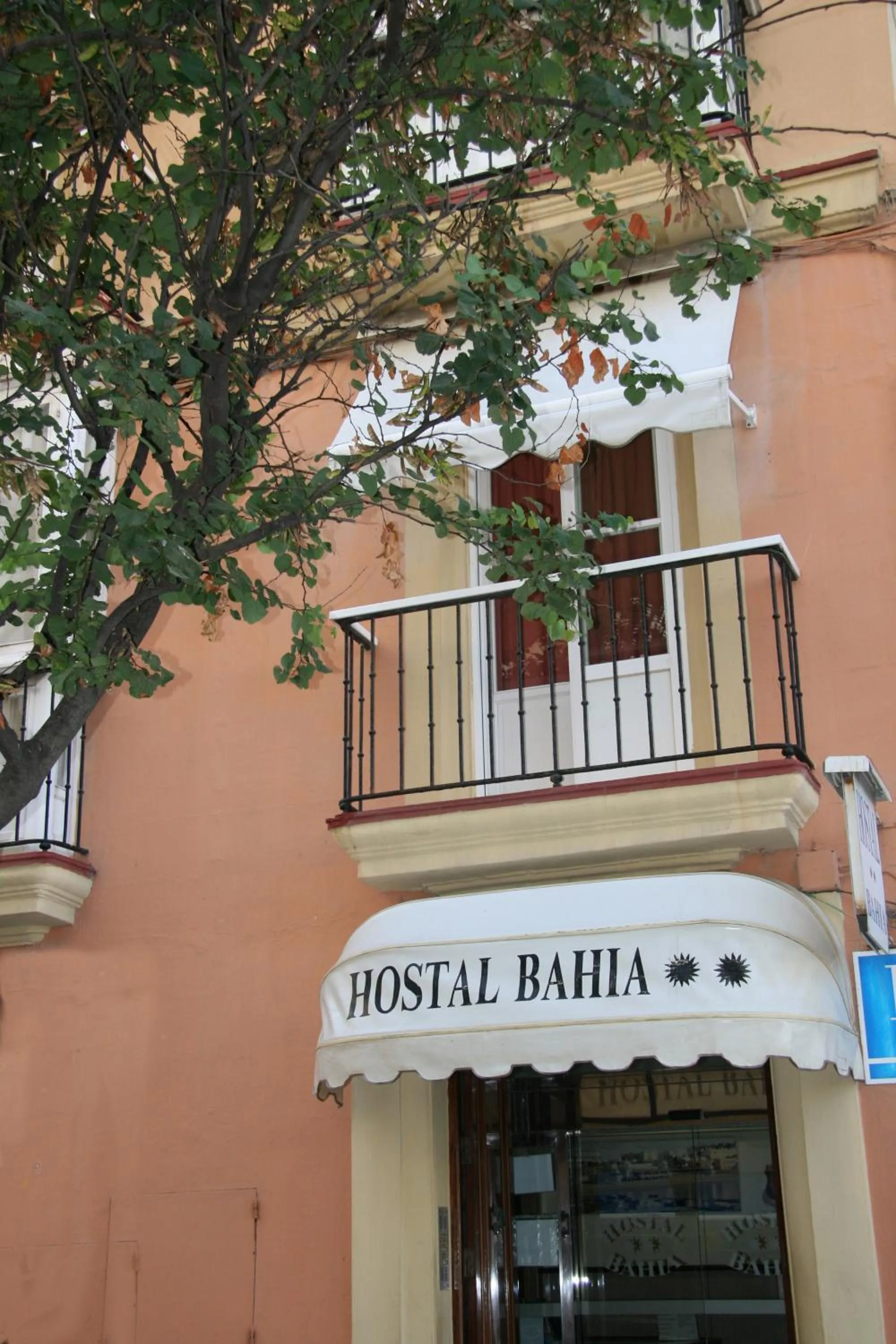 Facade/entrance in Hostal Bahía