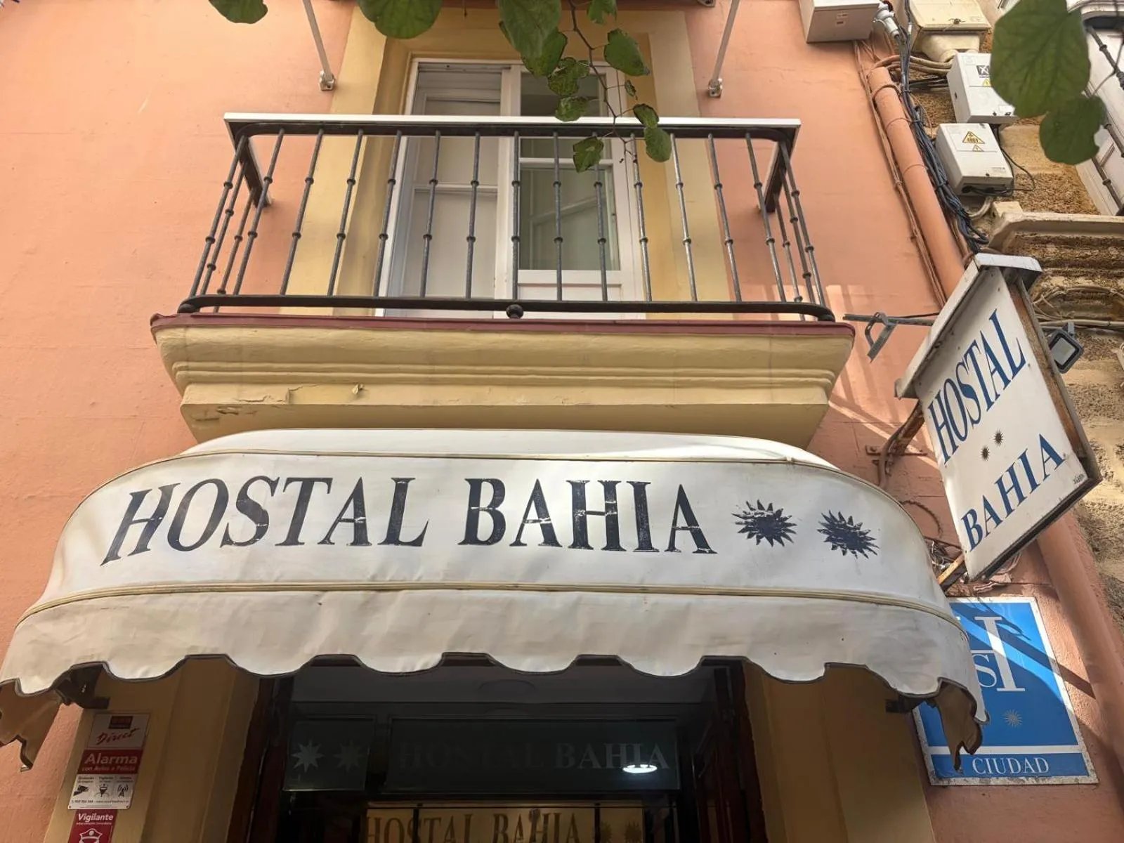 Logo/Certificate/Sign in Hostal Bahía