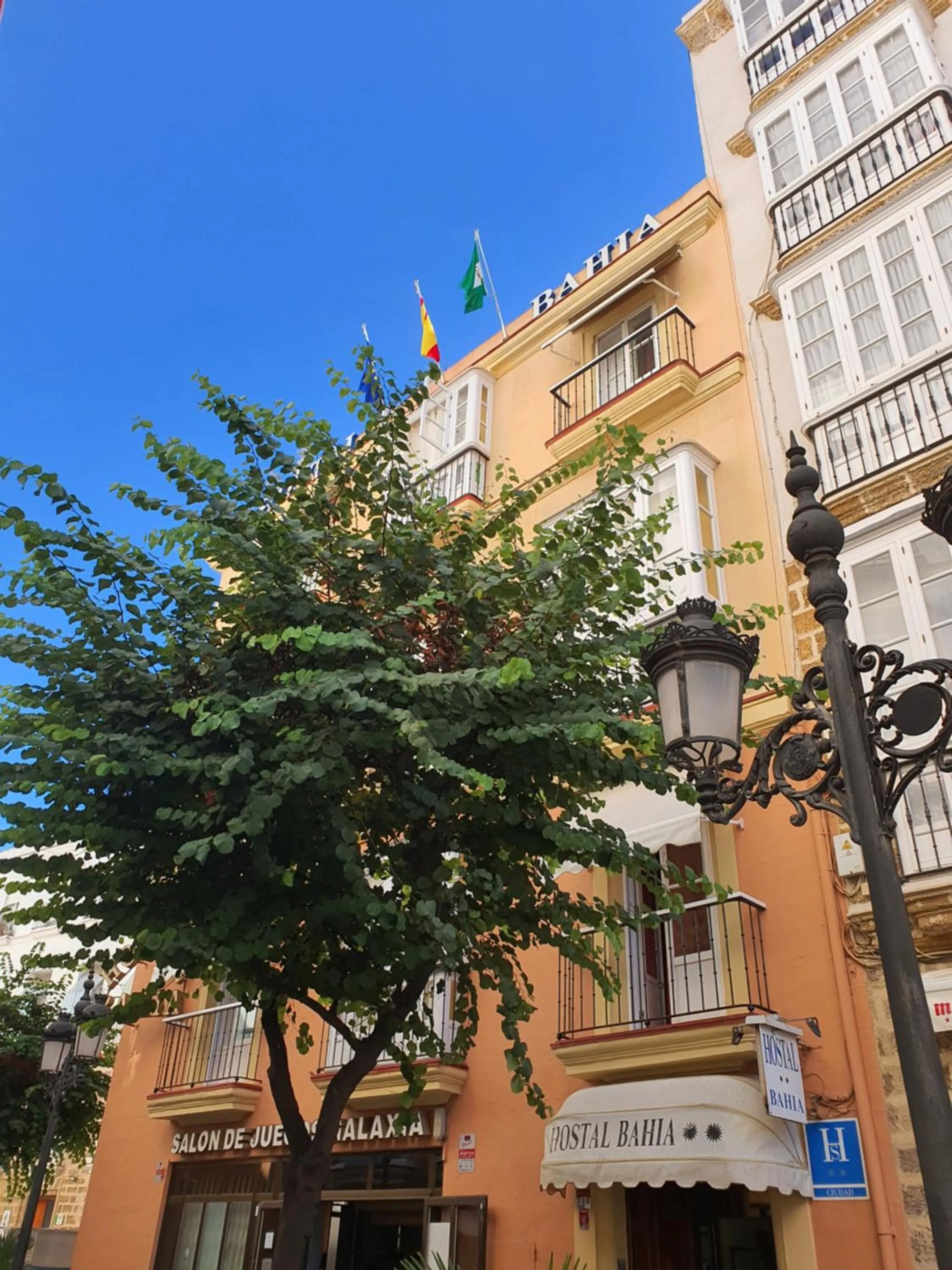 Property building in Hostal Bahía
